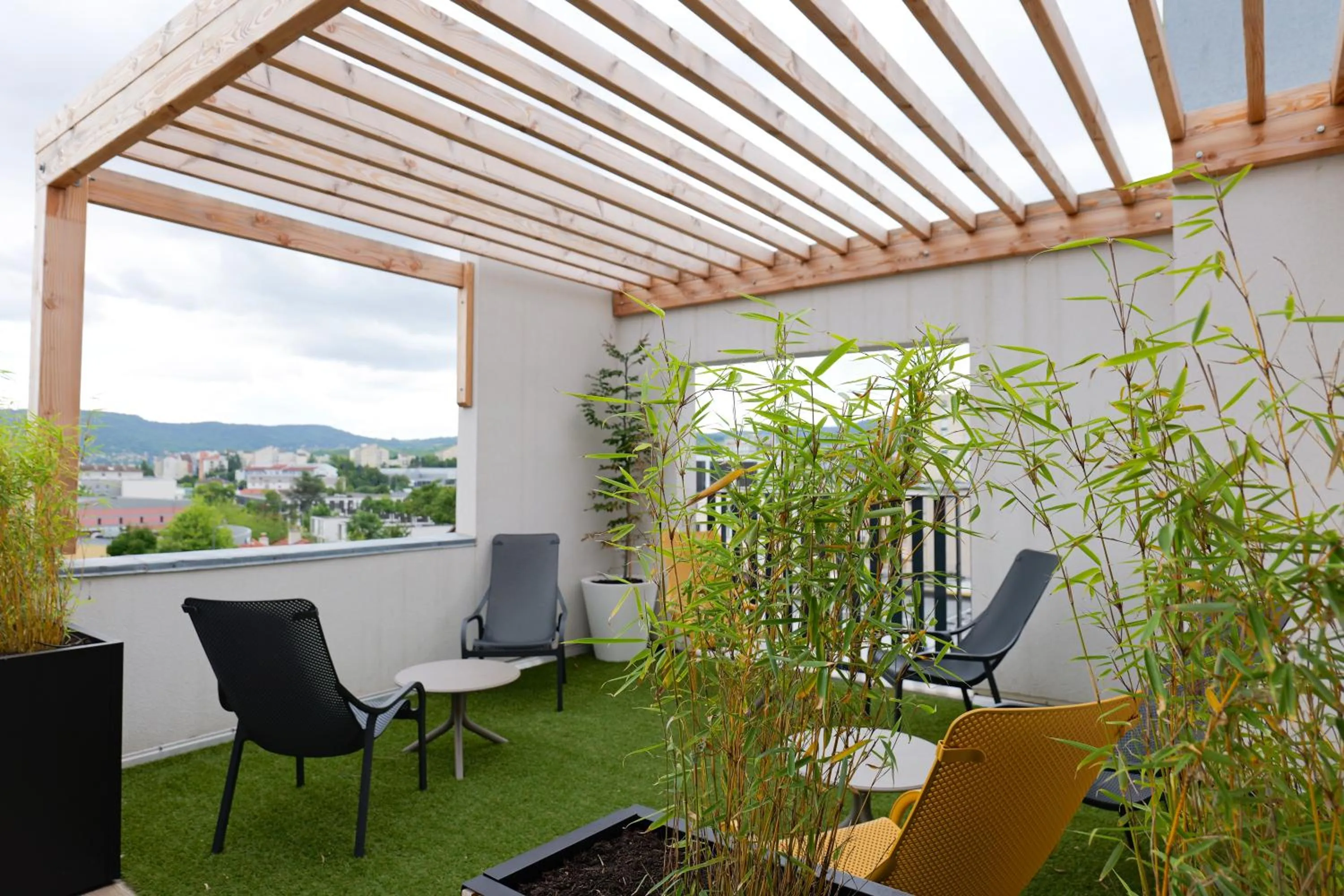 Patio in The Originals Boutique, Hôtel Le Marmotel, Clermont-Ferrand