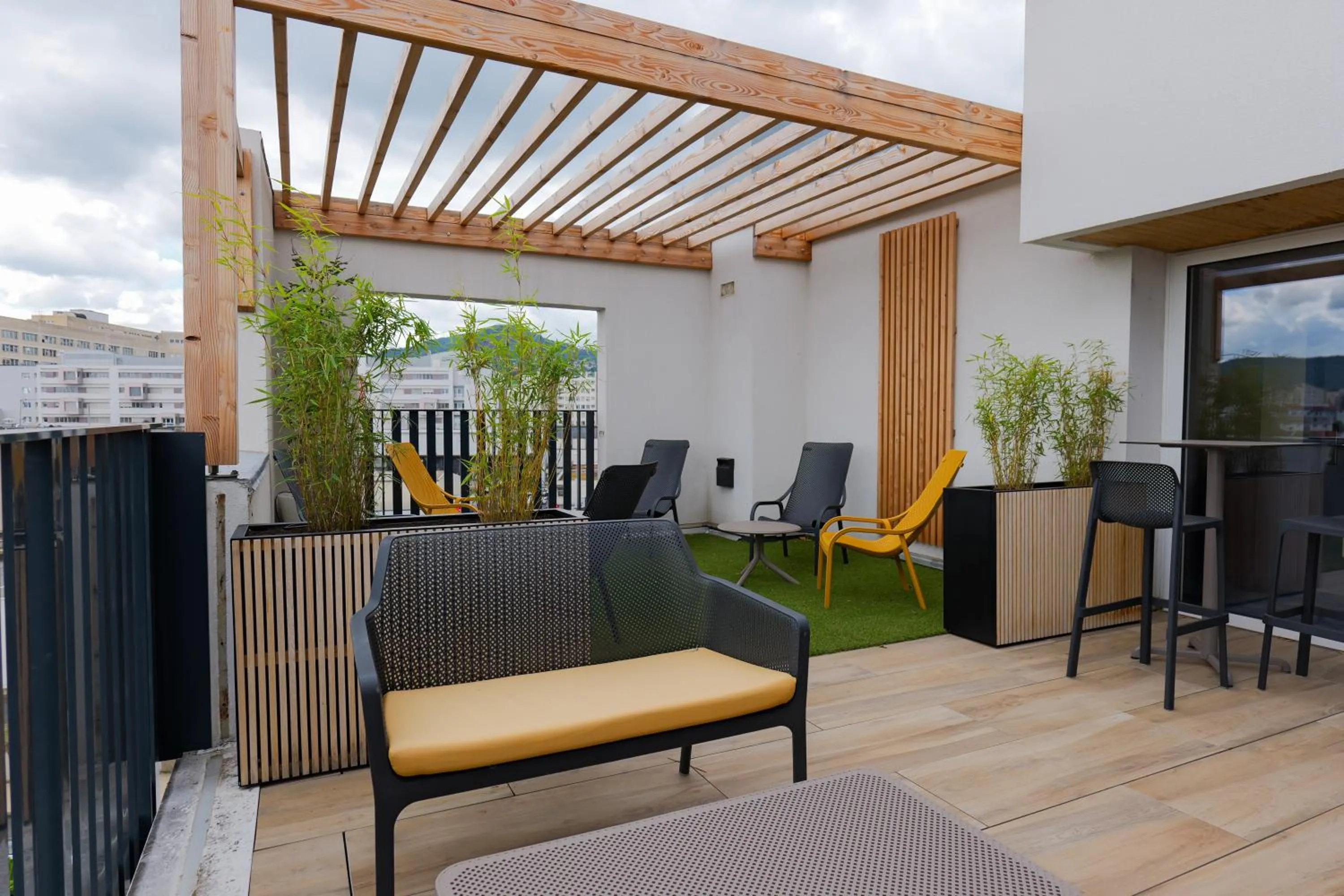 Patio in The Originals Boutique, Hôtel Le Marmotel, Clermont-Ferrand