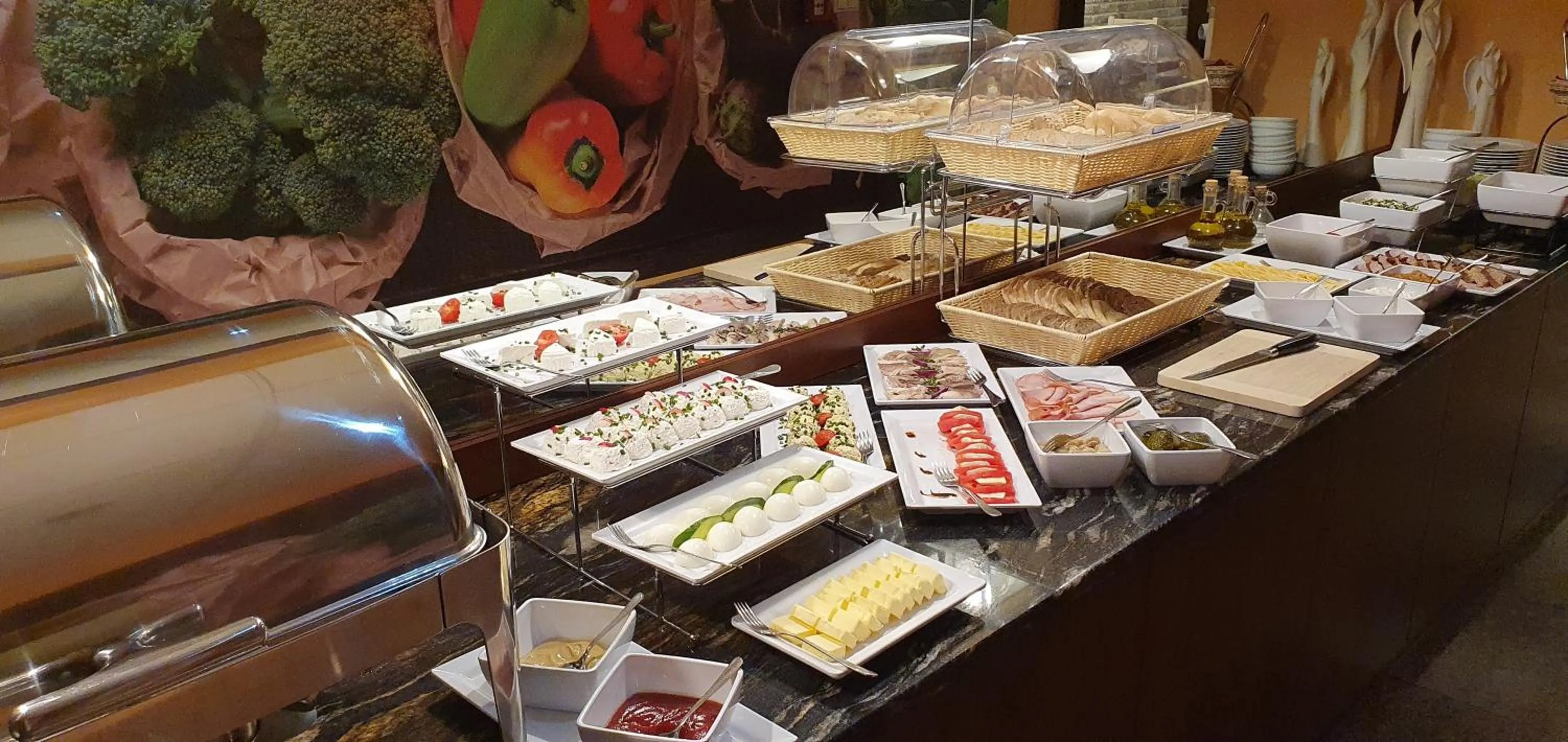 Restaurant/places to eat in Domus Mater Hotel