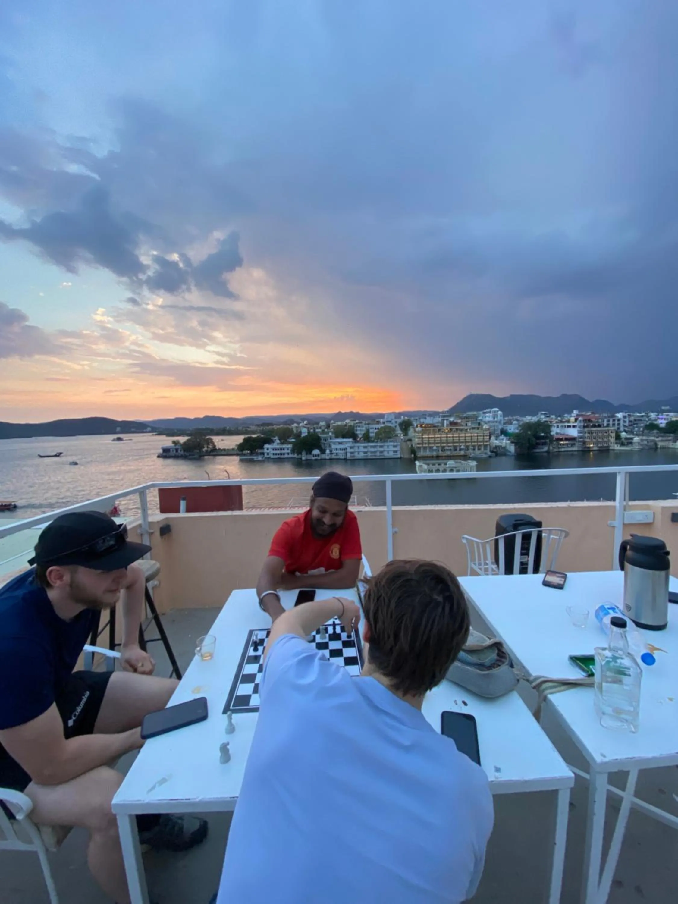 Guests in Hostel Mantra