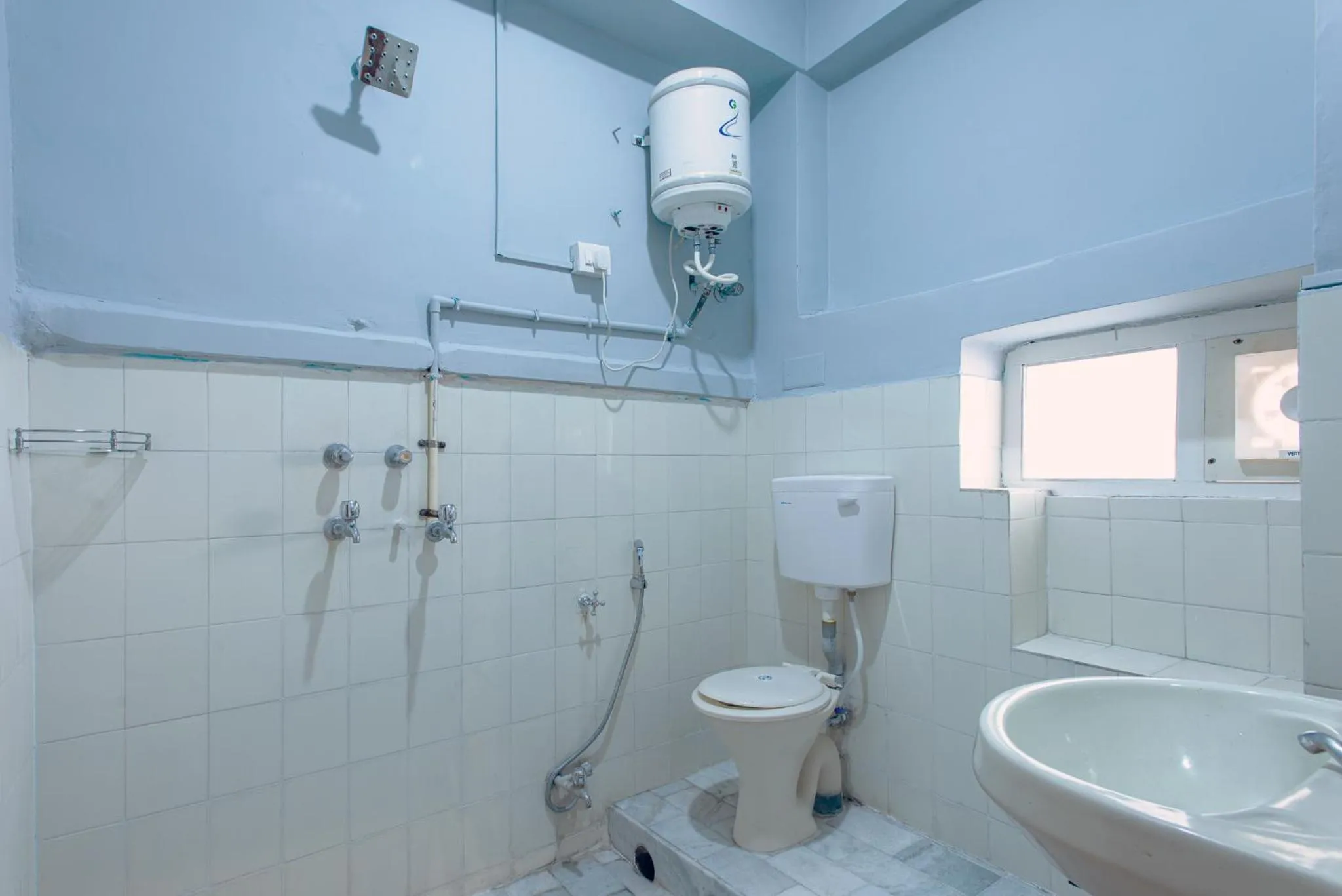 Shower in Hostel Mantra