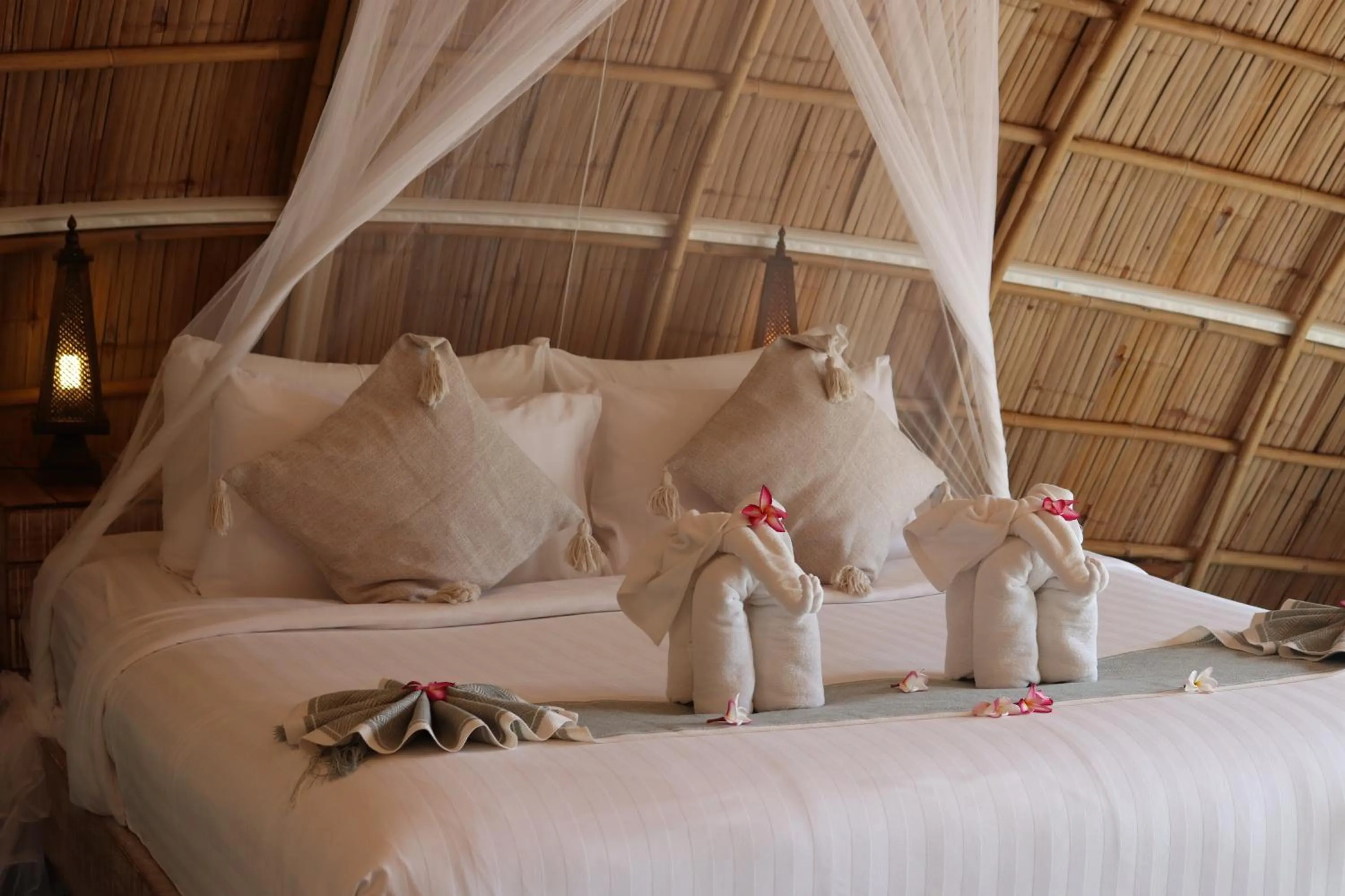Bed in Jaiyen Eco Resort