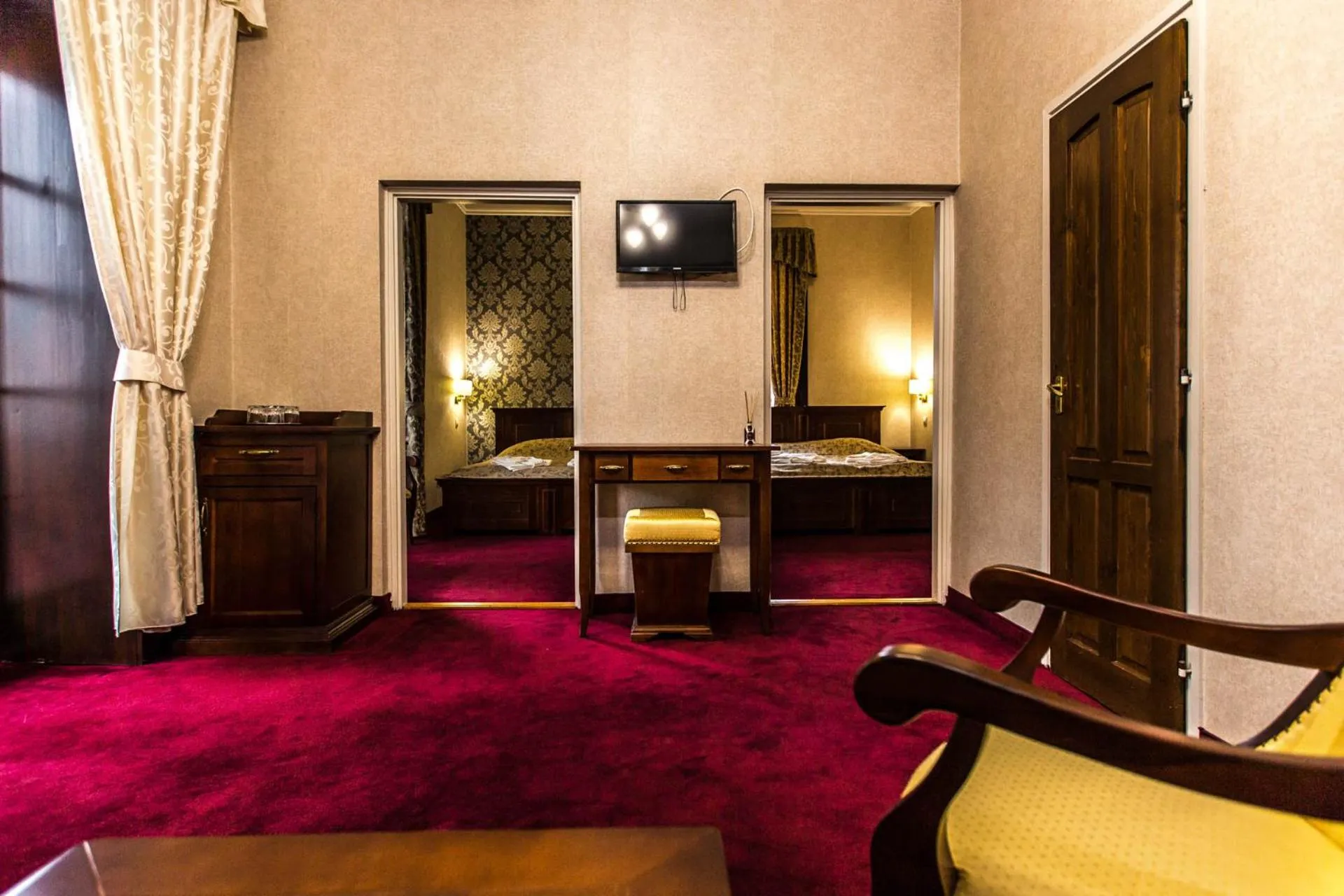 Living room, Bed in Boutique Hotel Annuska