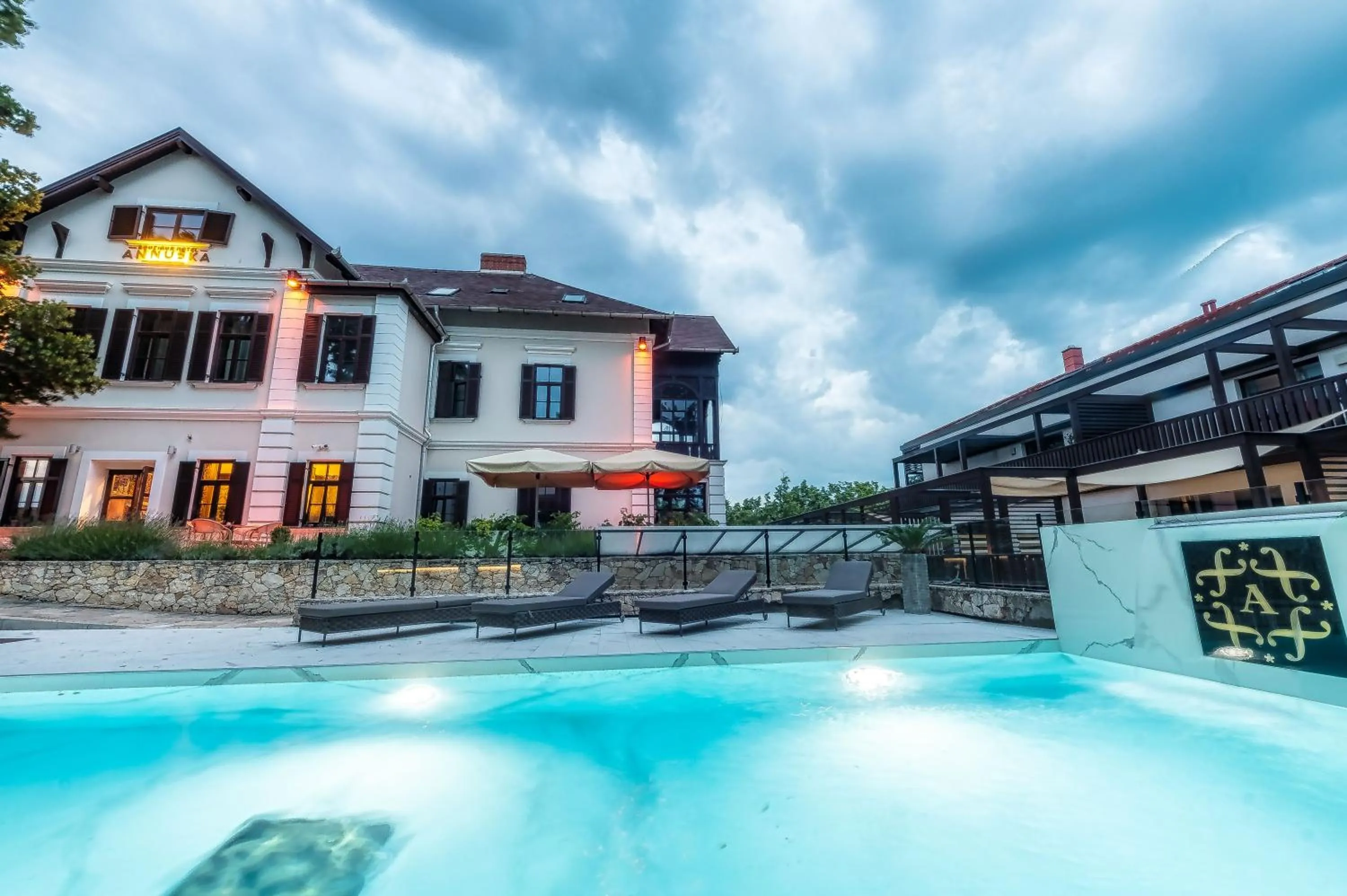 Swimming pool in Boutique Hotel Annuska