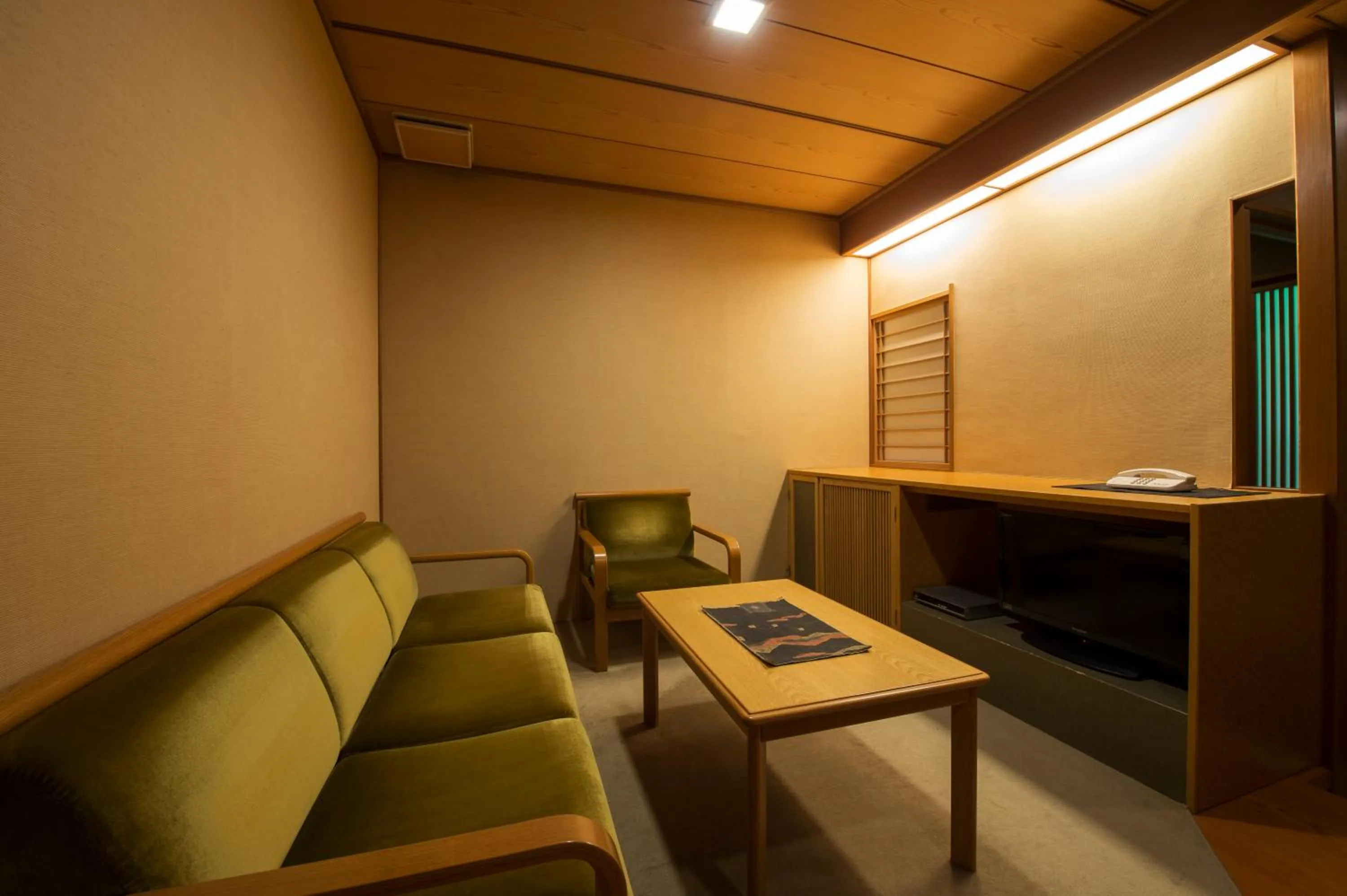 Photo of the whole room in Fujiiso