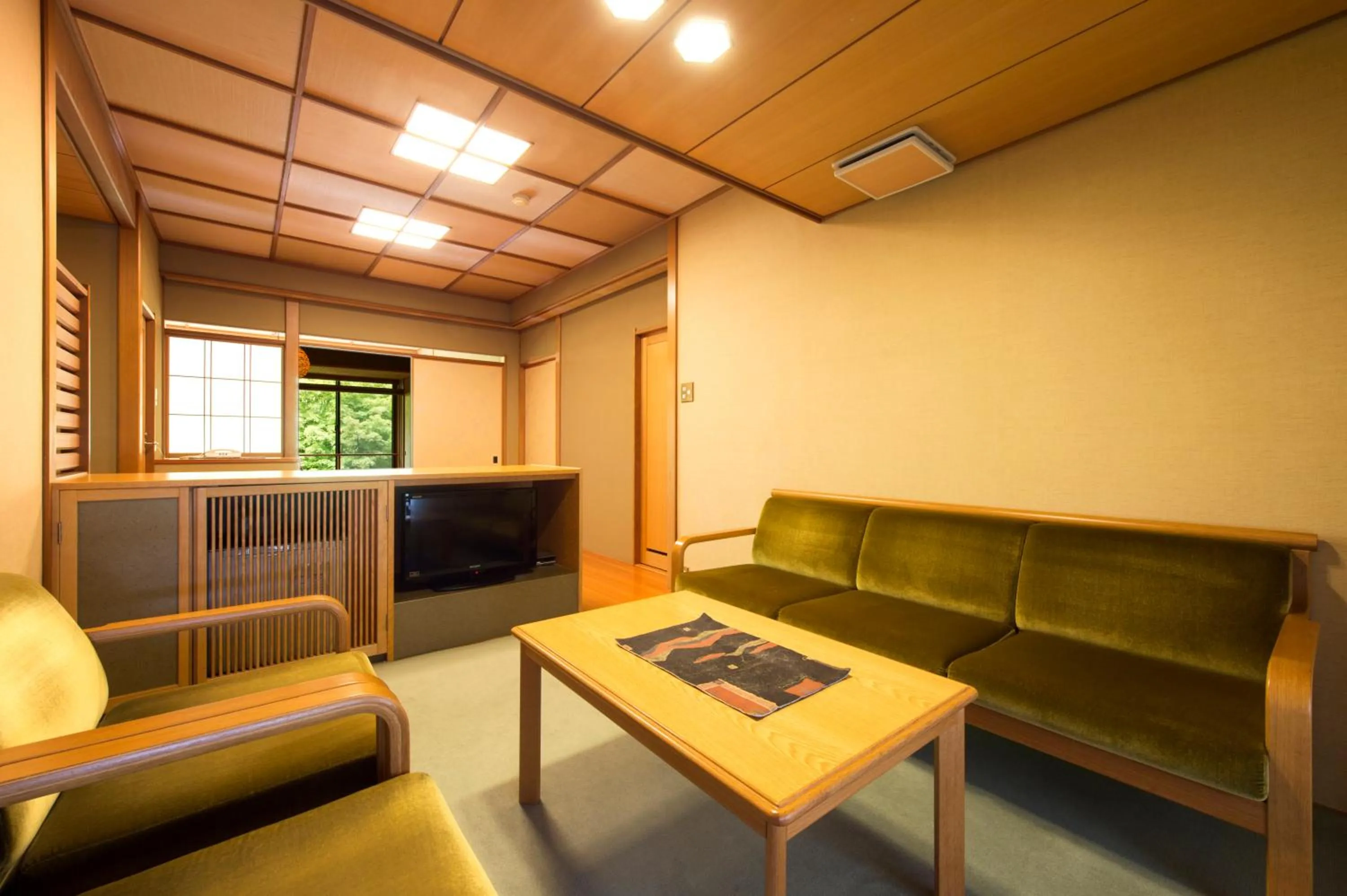 Photo of the whole room in Fujiiso