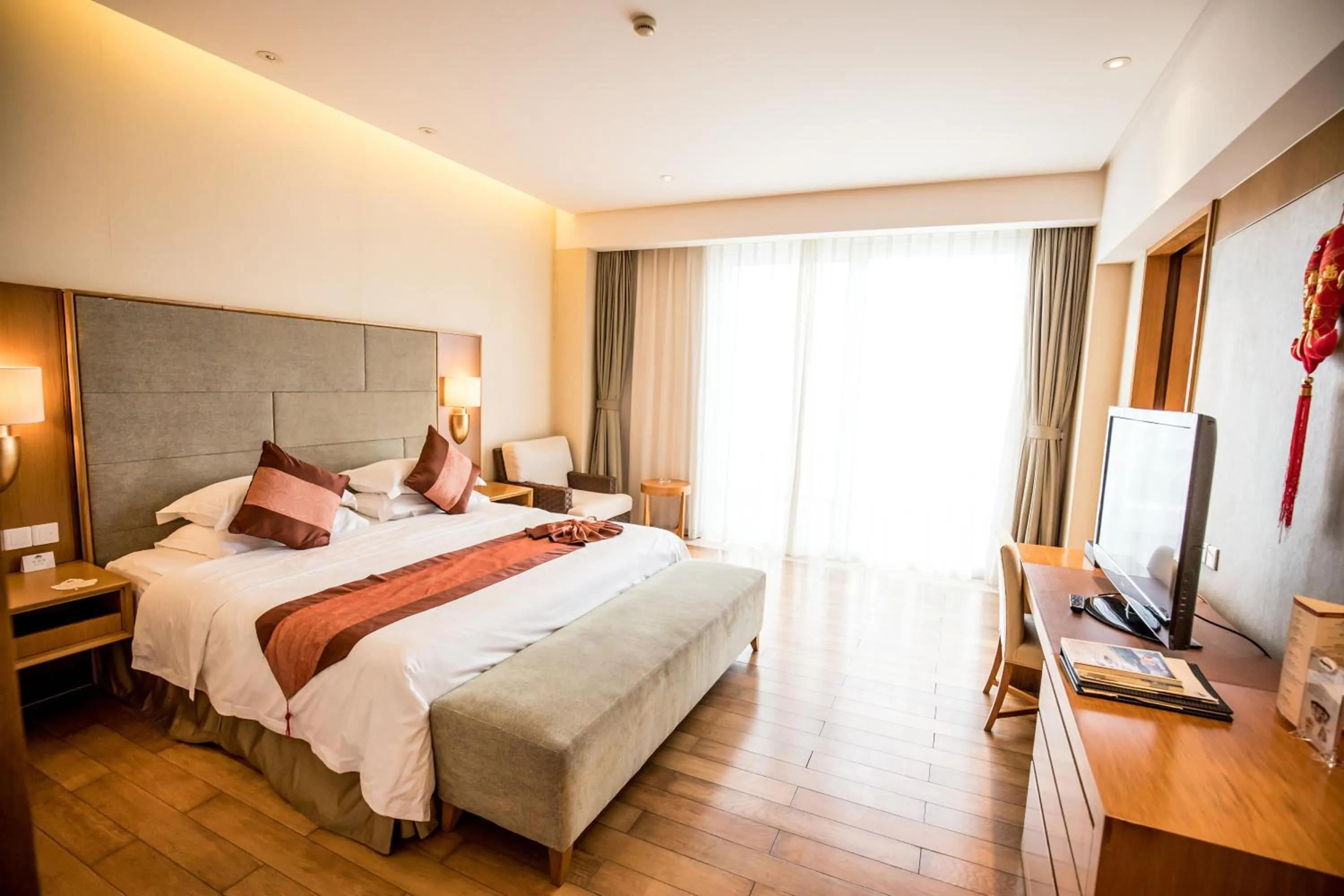 Photo of the whole room, Bed in Mingshen Golf & Bay Resort Sanya