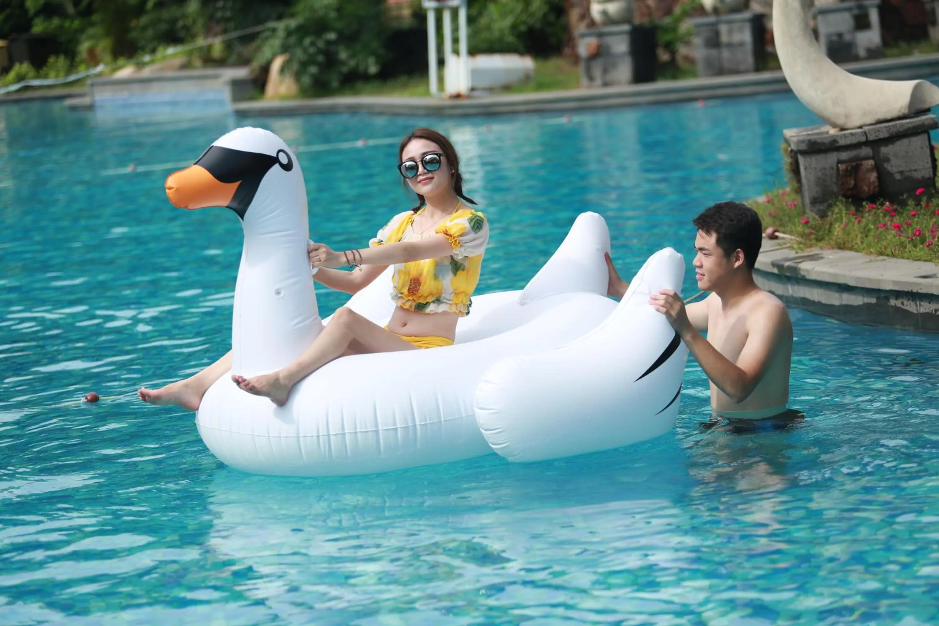 Swimming pool in Mingshen Golf & Bay Resort Sanya