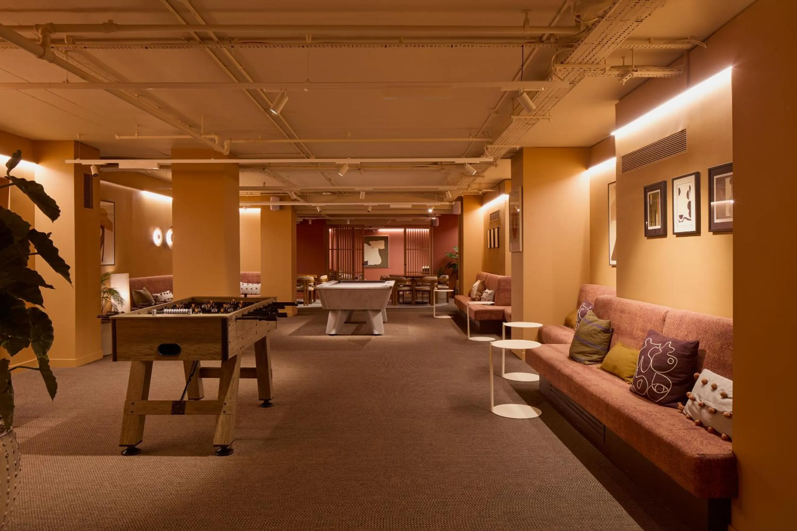 Communal lounge/ TV room in ARK Canary Wharf