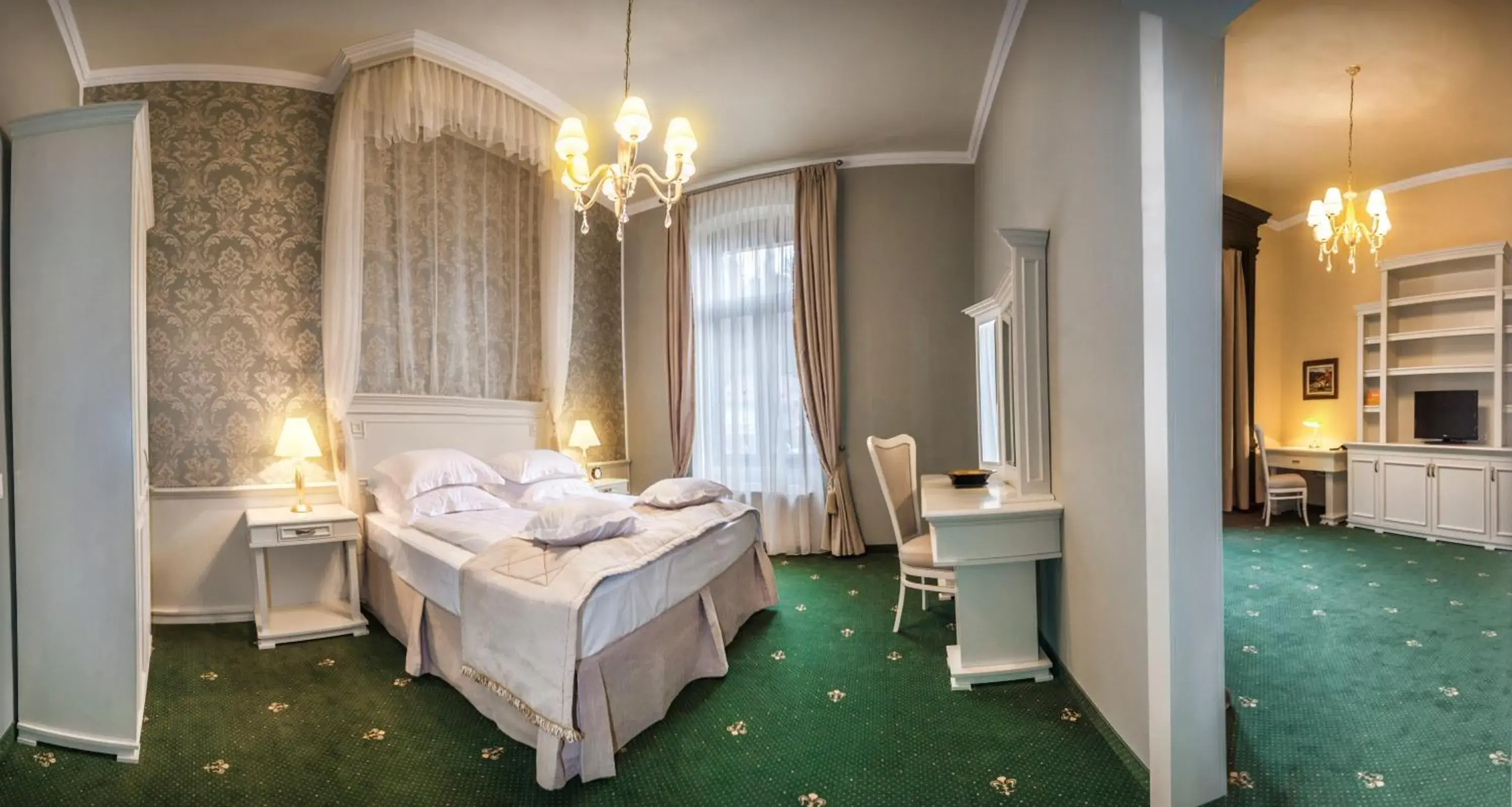 Presidential Suite with Citadel View in Hotel Central Park Sighisoara Presidential Suite with Citadel View in Hotel Central Park Sighisoara