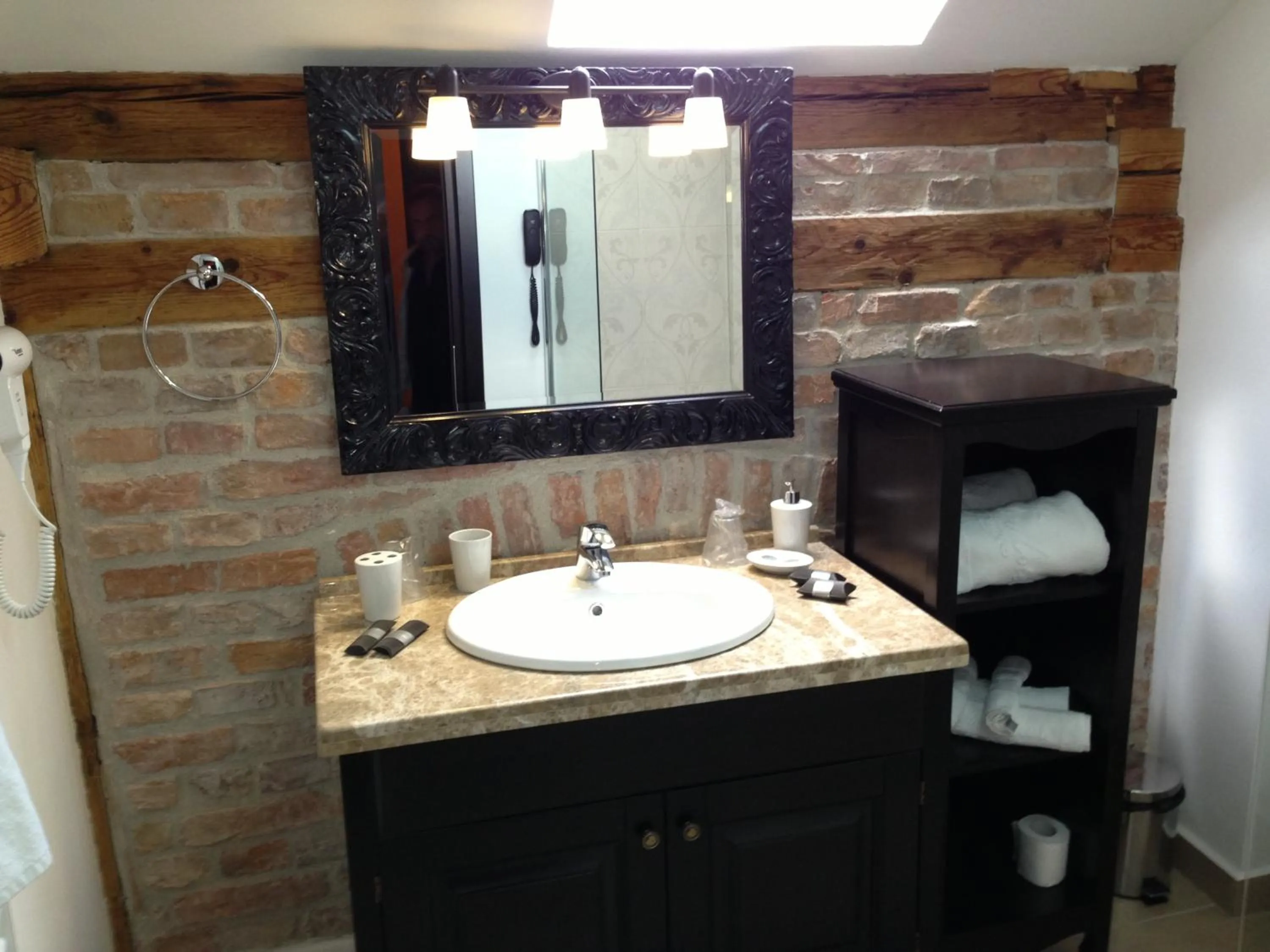 Bathroom in Hotel Central Park Sighisoara