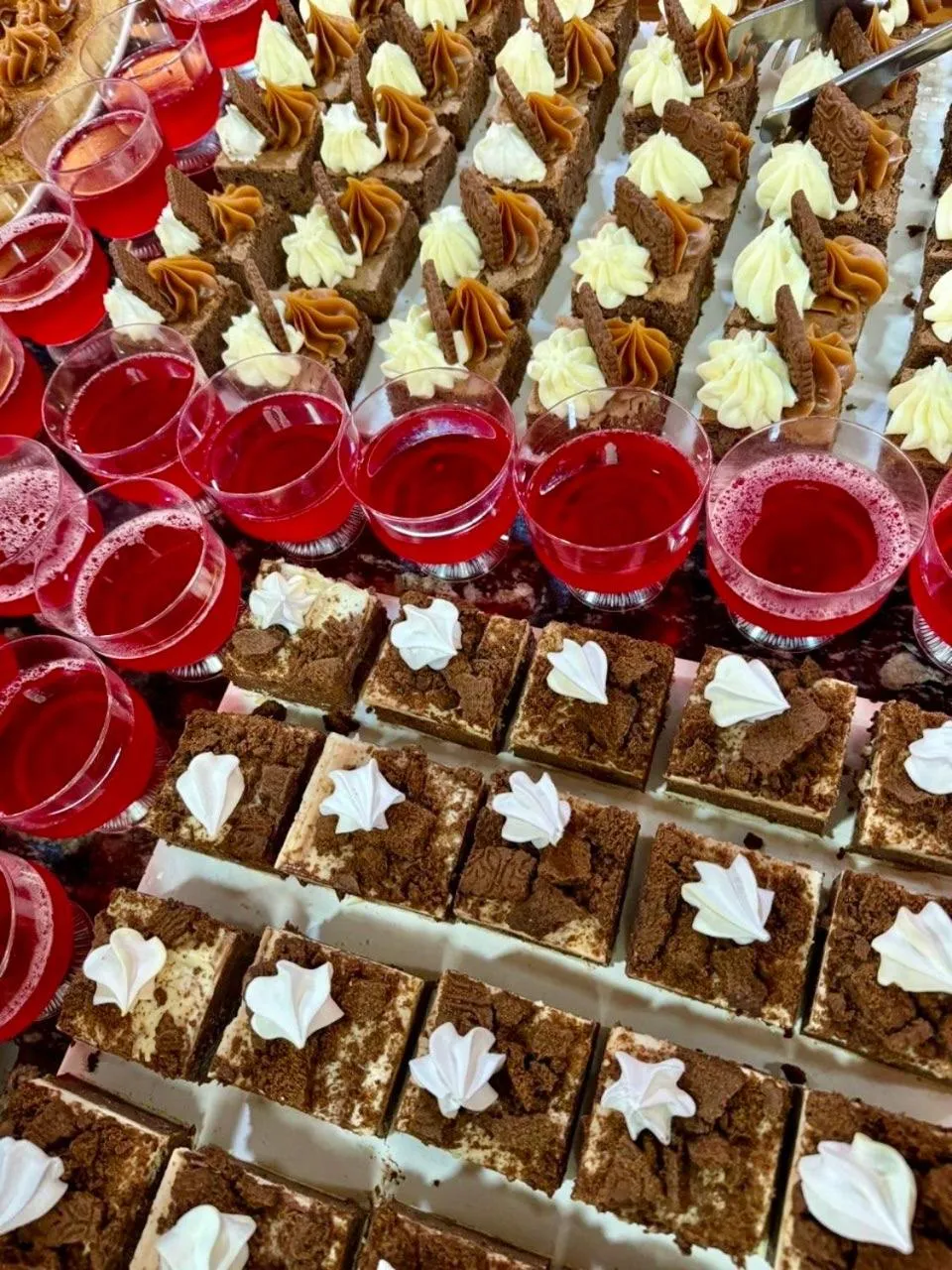 Restaurant/places to eat in Hotel Carmen