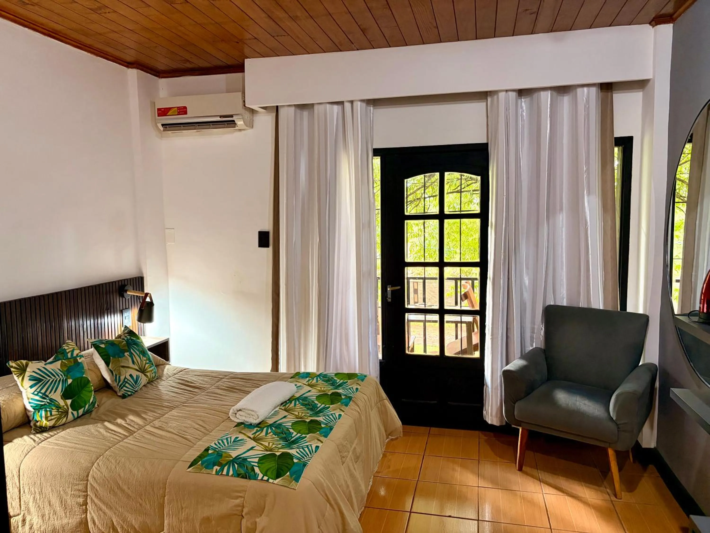 Bedroom, Bed in Hotel Carmen