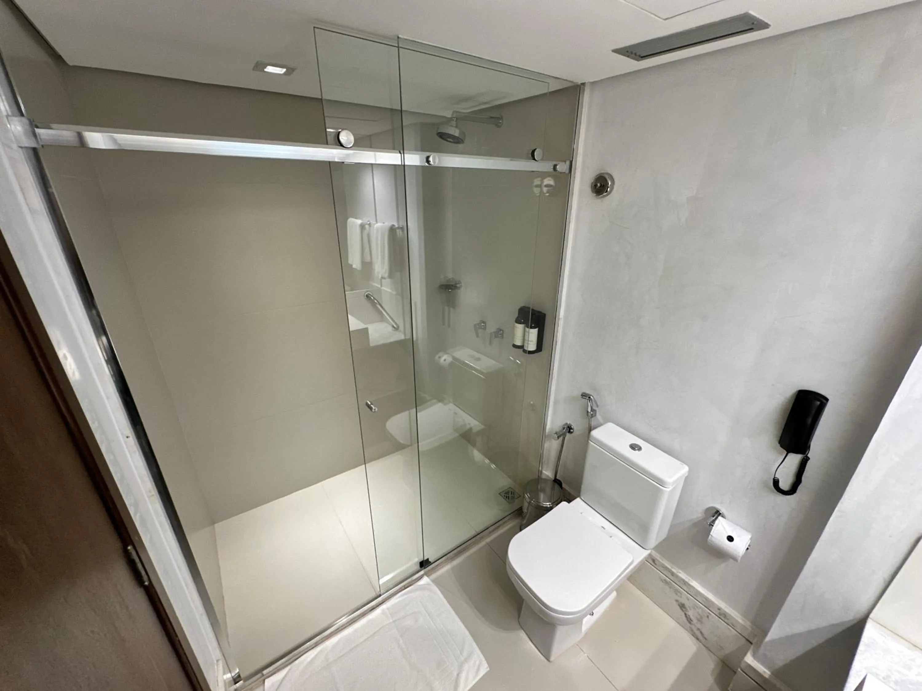 Bathroom in Hotel da Bahia by Wish