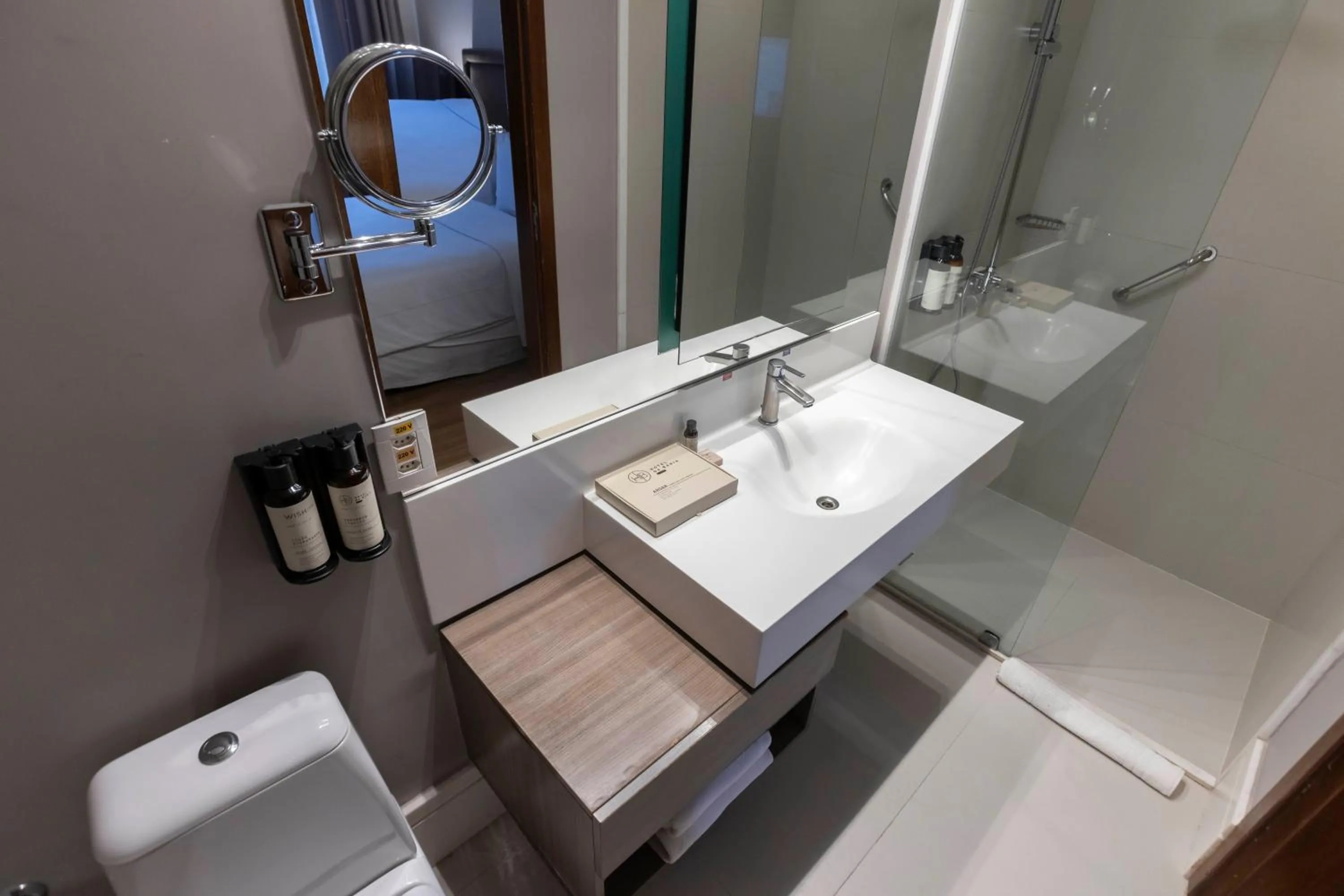 Shower in Hotel da Bahia by Wish