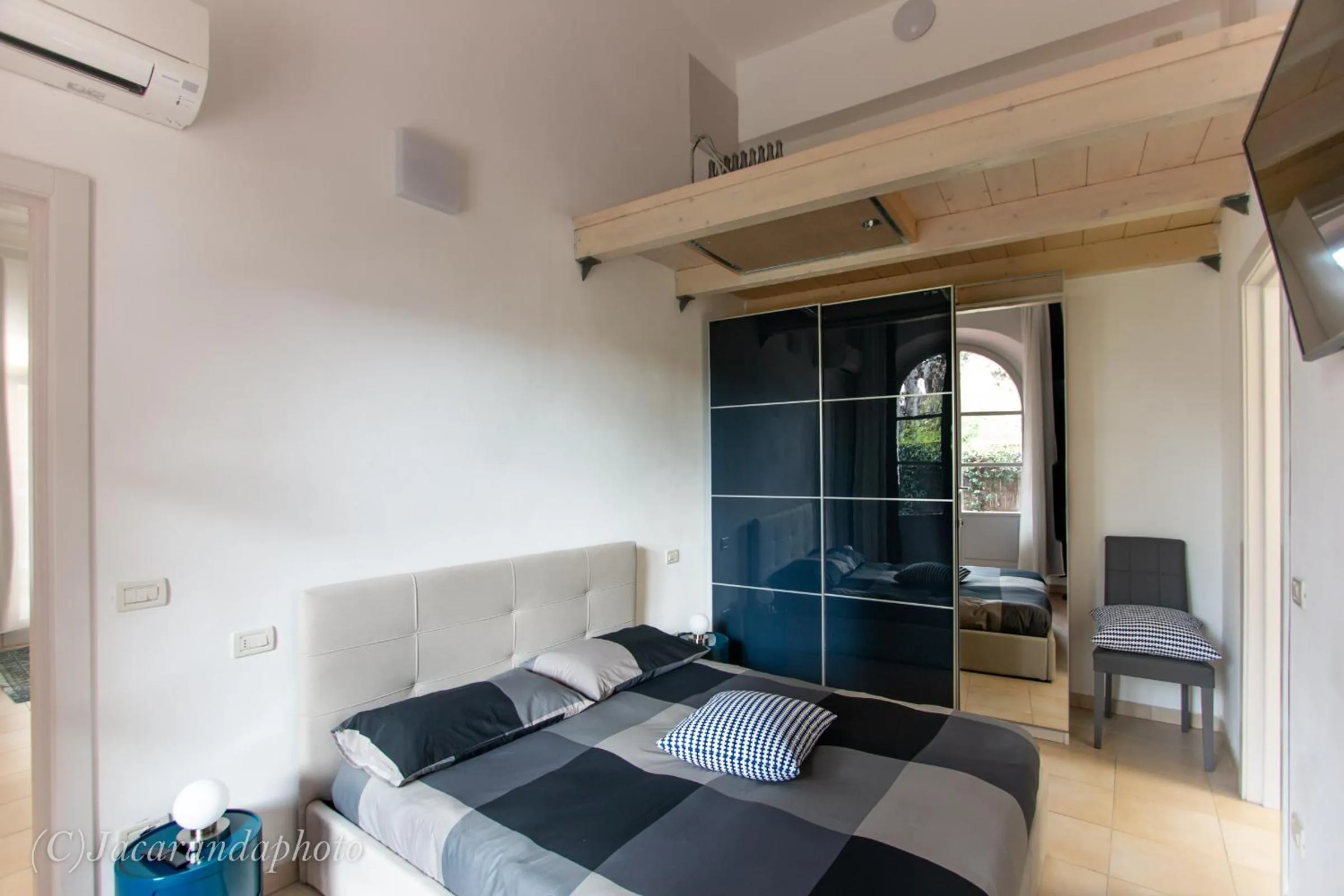 Photo of the whole room, Bed in La Suite di Bonnes Vacances