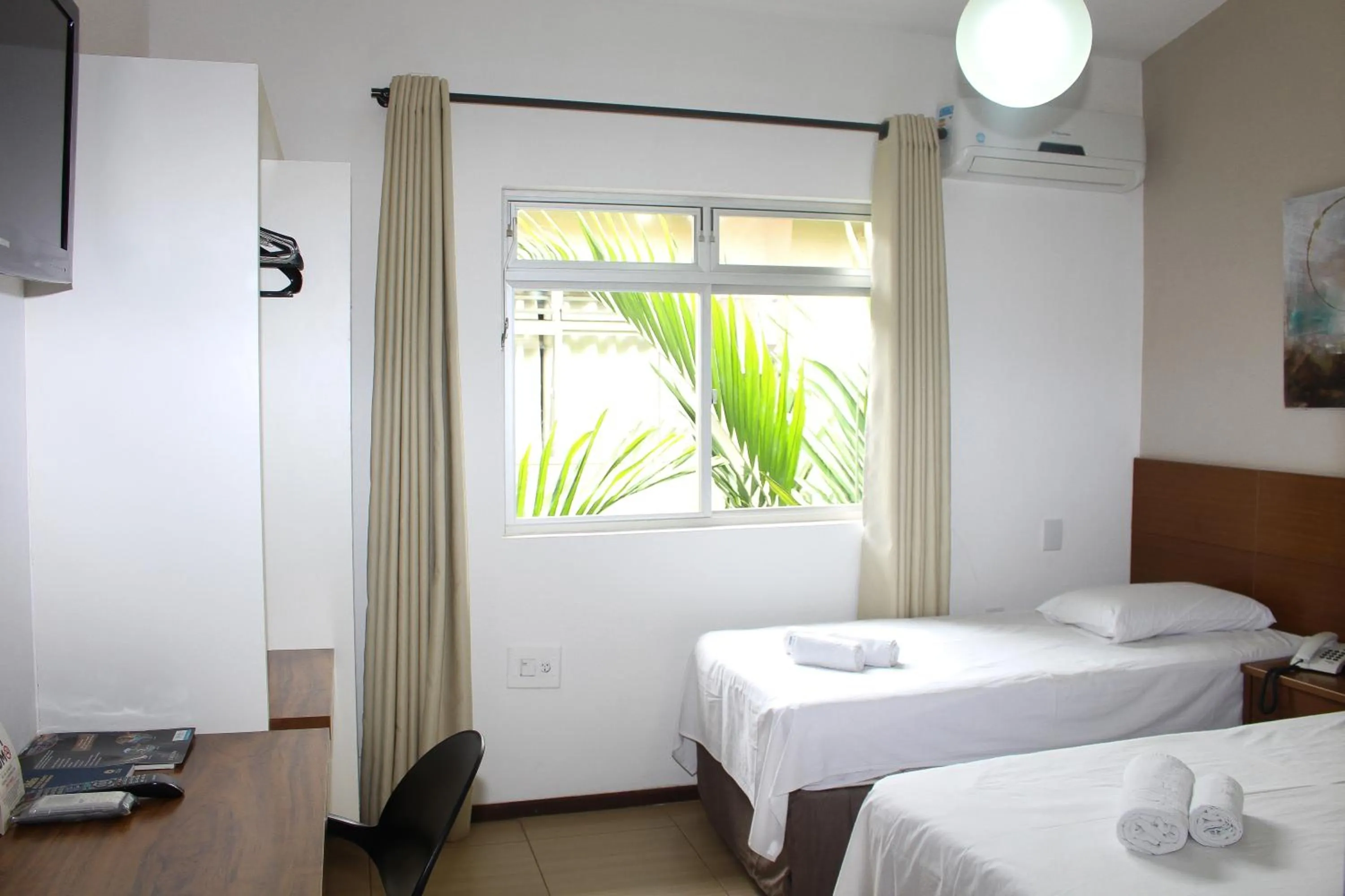 Photo of the whole room, Bed in Cyrilo's Palace Hotel