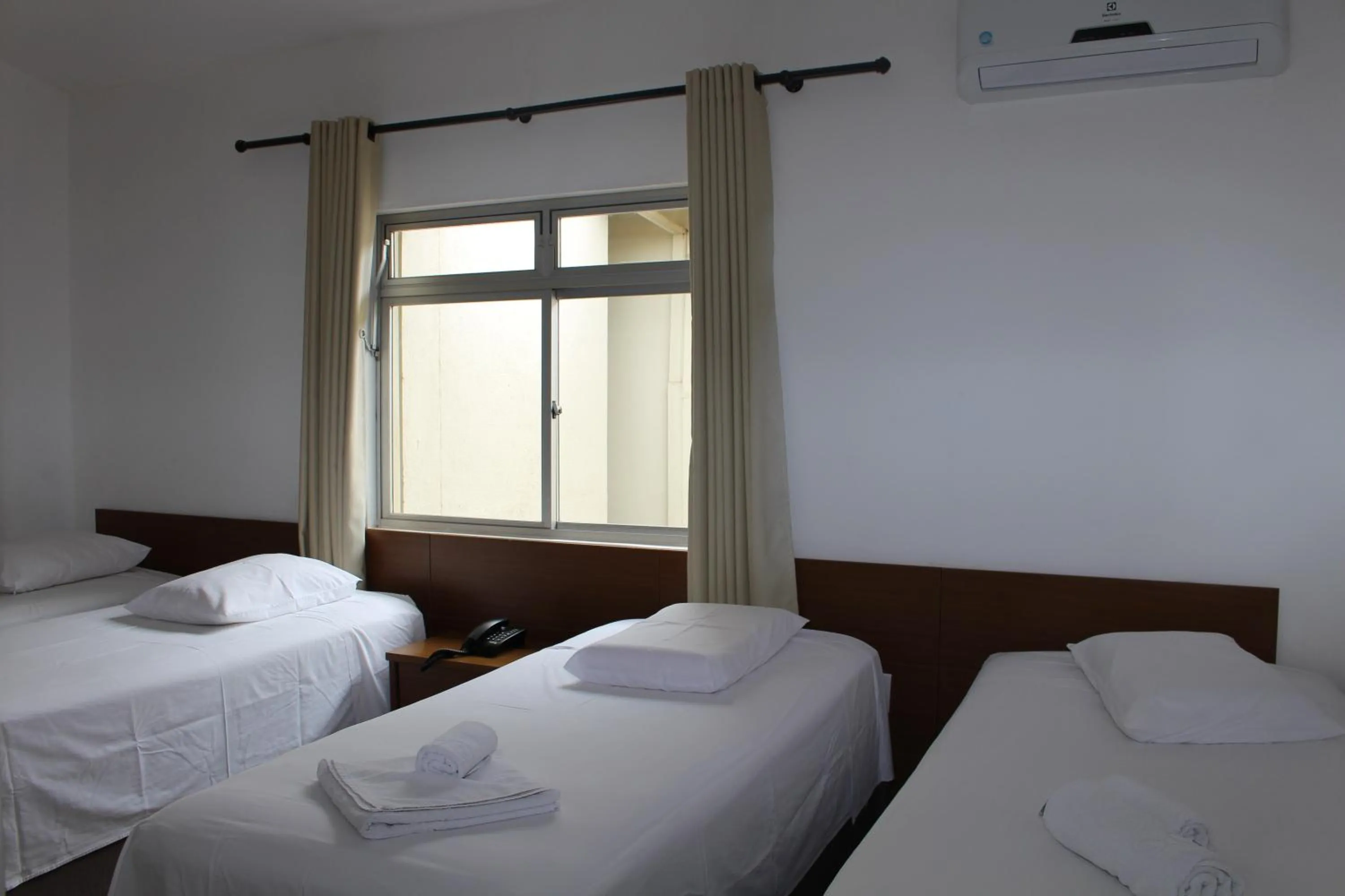 Photo of the whole room, Bed in Cyrilo's Palace Hotel