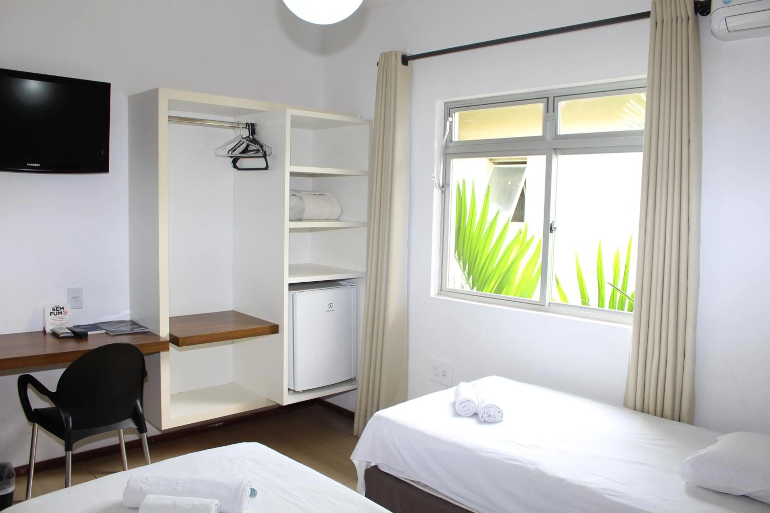 Photo of the whole room, Bed in Cyrilo's Palace Hotel