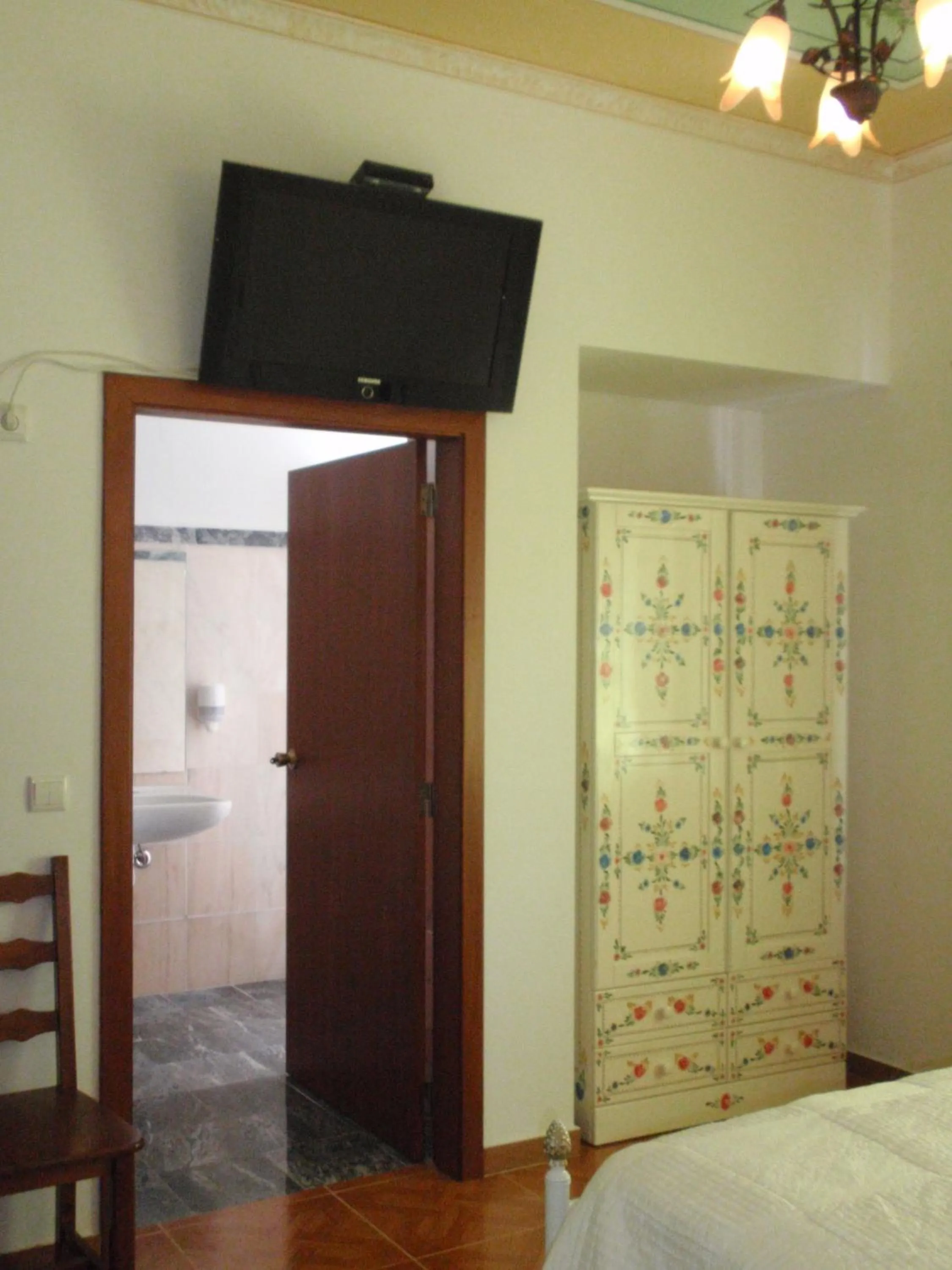 Bedroom, Bed in "O Viajante" Low Cost Hotel