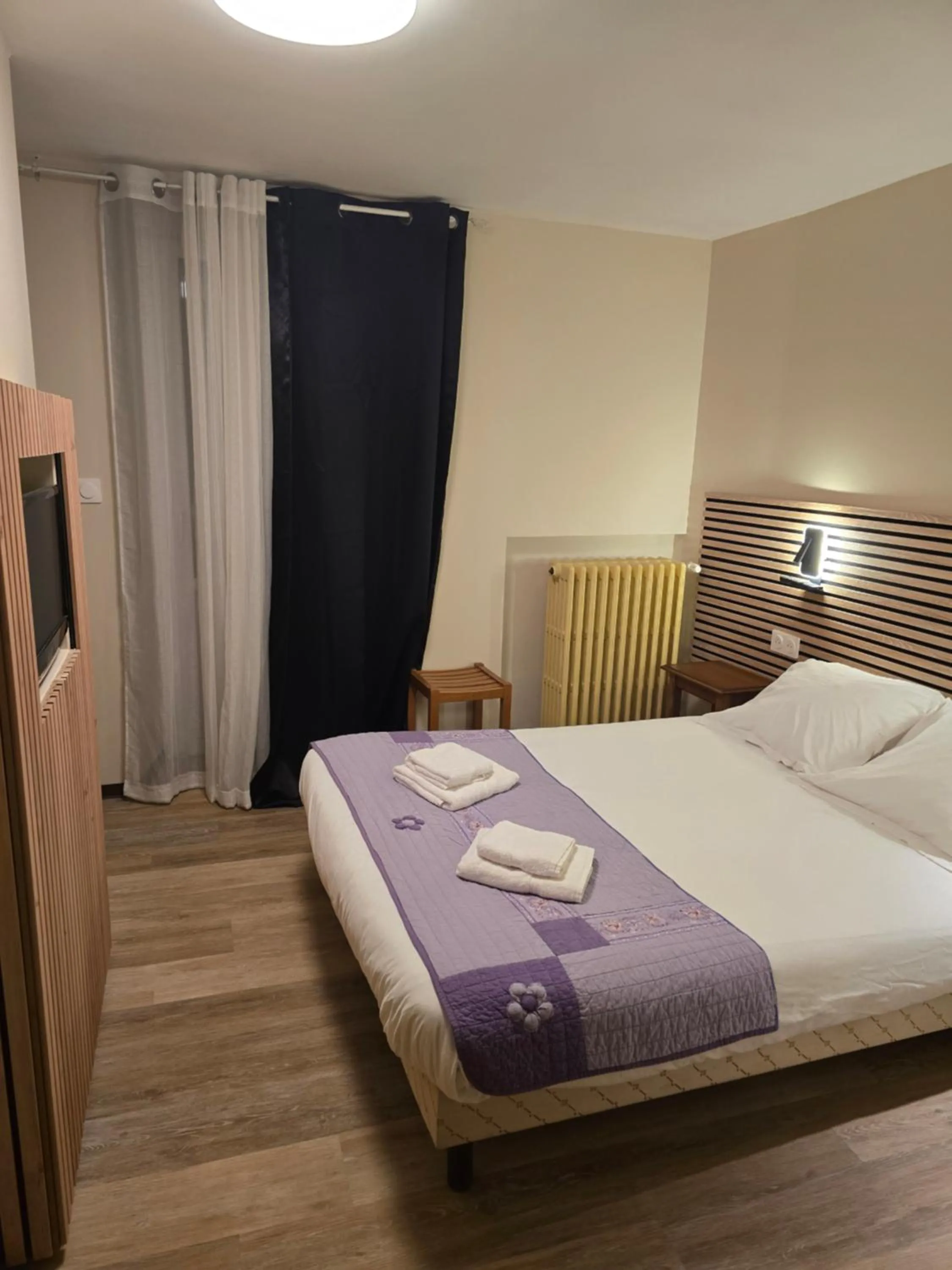Superior Double Room - single occupancy in Hôtel Restaurant du Pont Vieux
