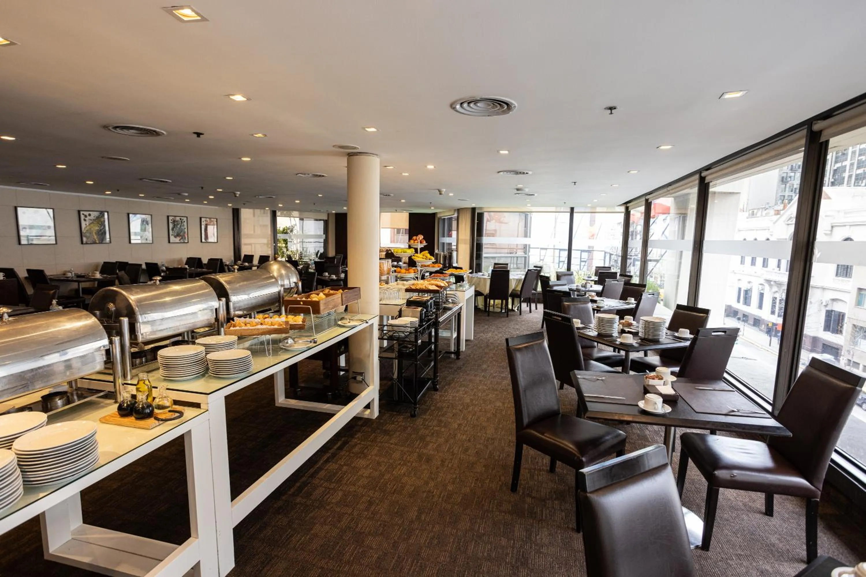 Restaurant/places to eat in Libertador Hotel