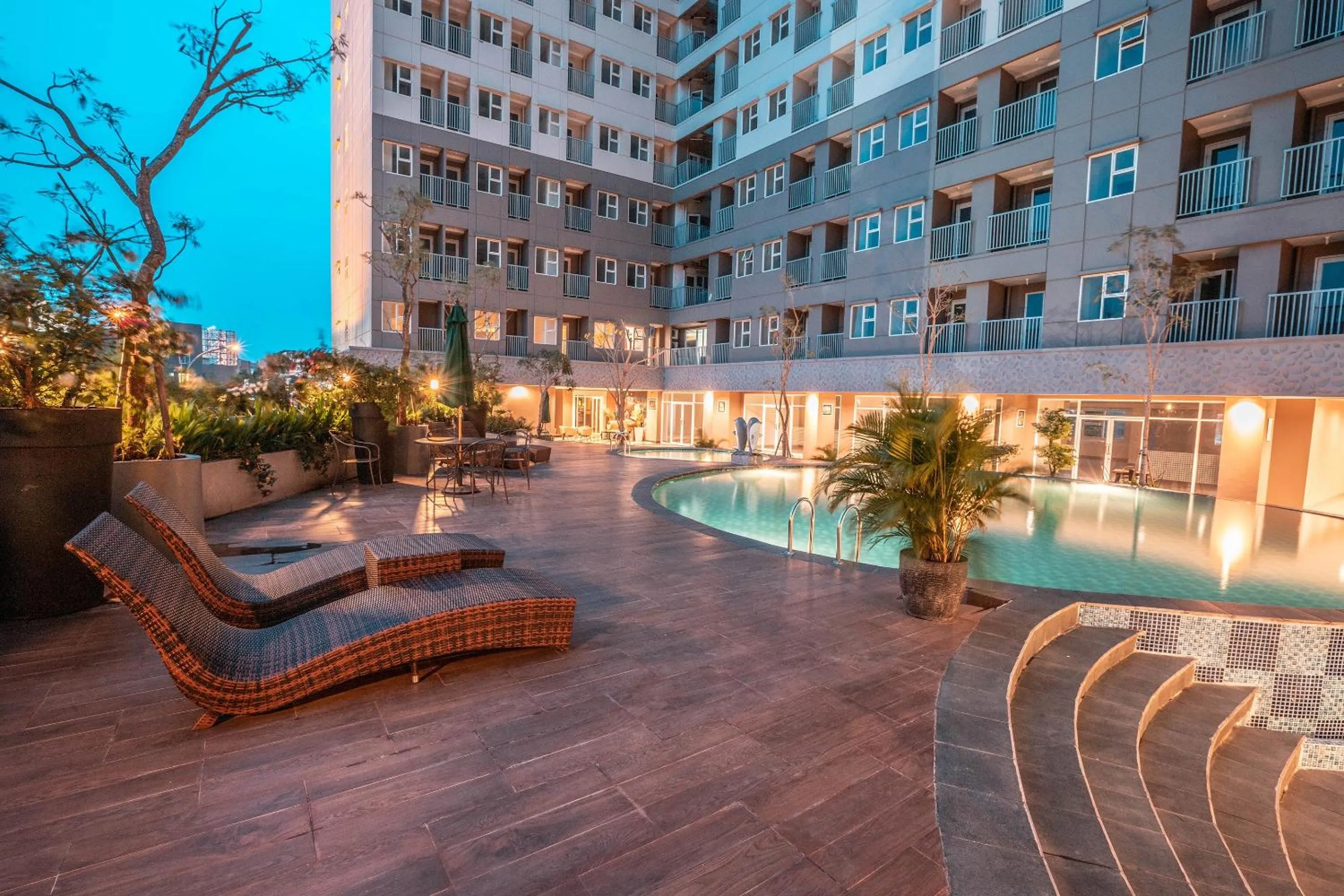 Swimming pool in OYO Flagship 728 Baileys Apartment