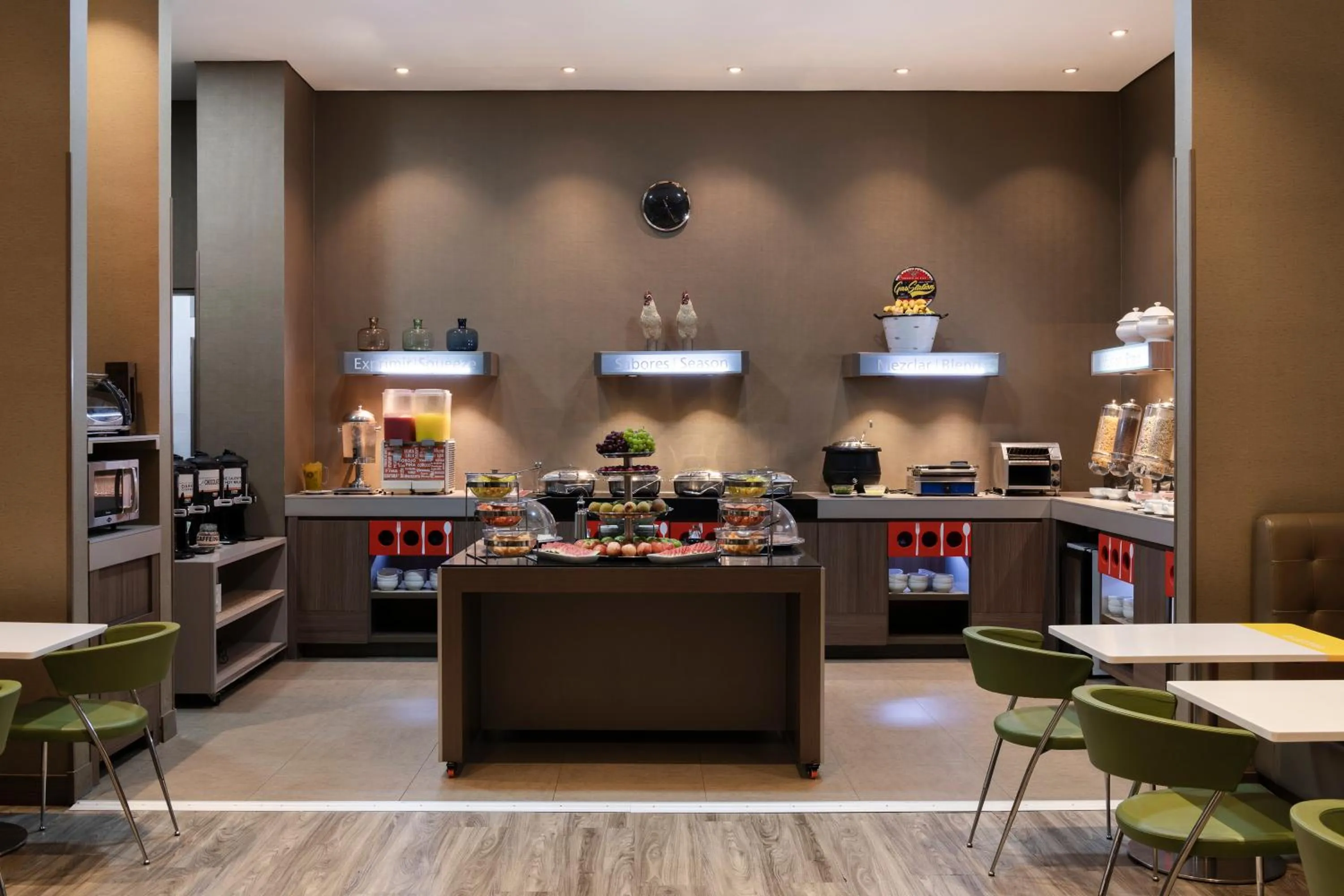 Breakfast in Hampton by Hilton Cartagena