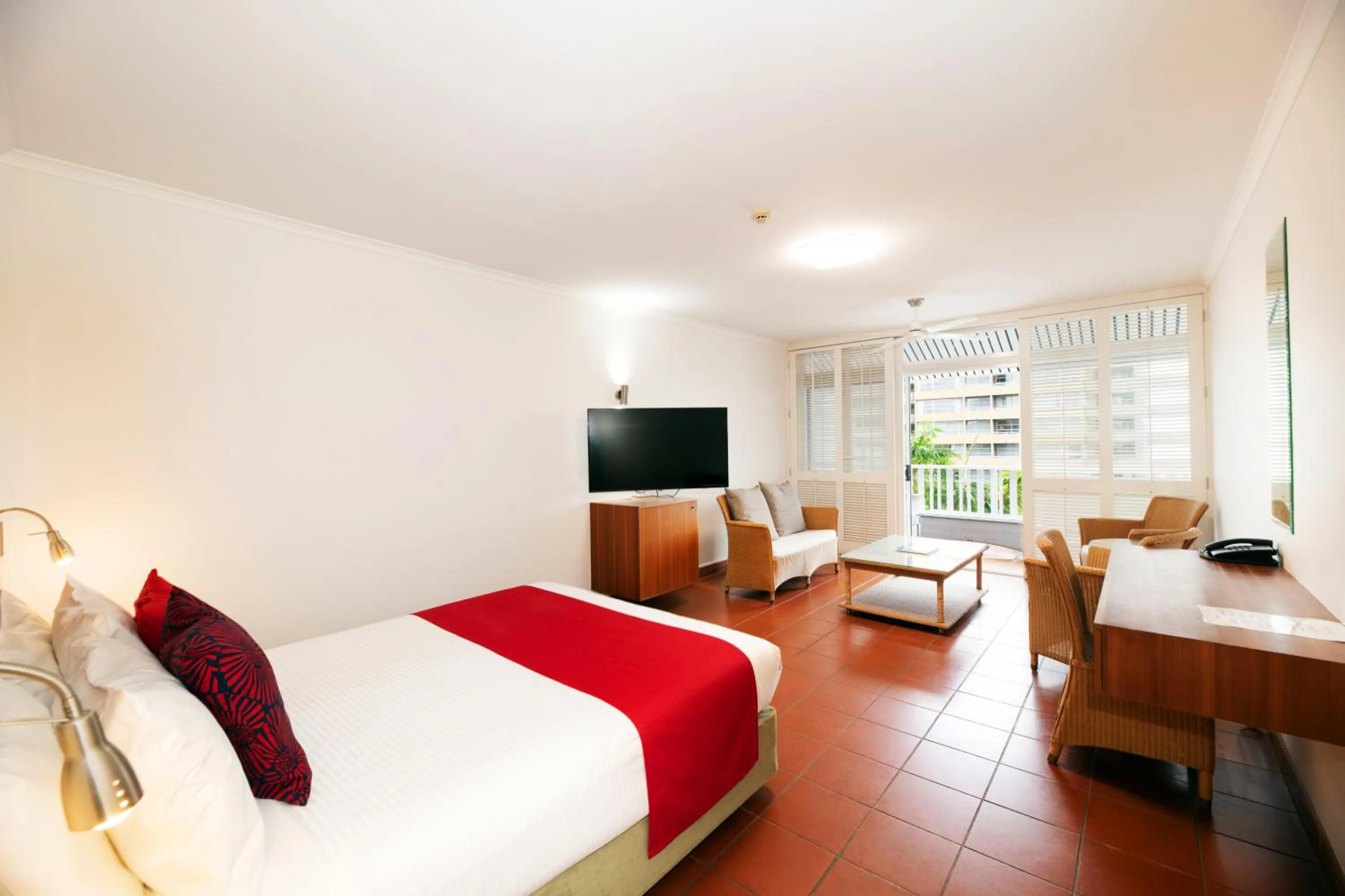 Balcony/Terrace, Bed in Ramada By Wyndham Cairns City Centre