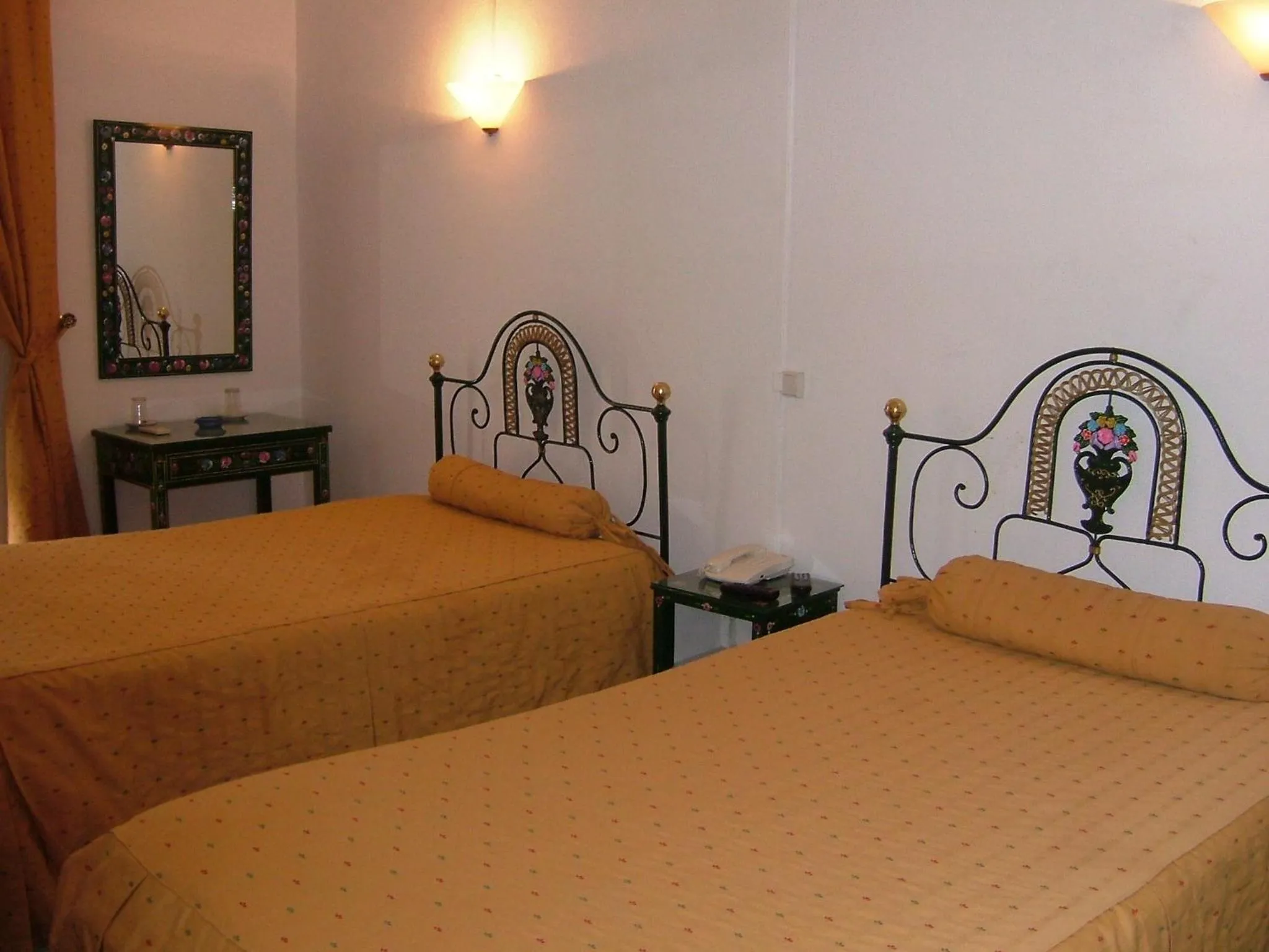 Bed in Alentejano Low Cost Hotel