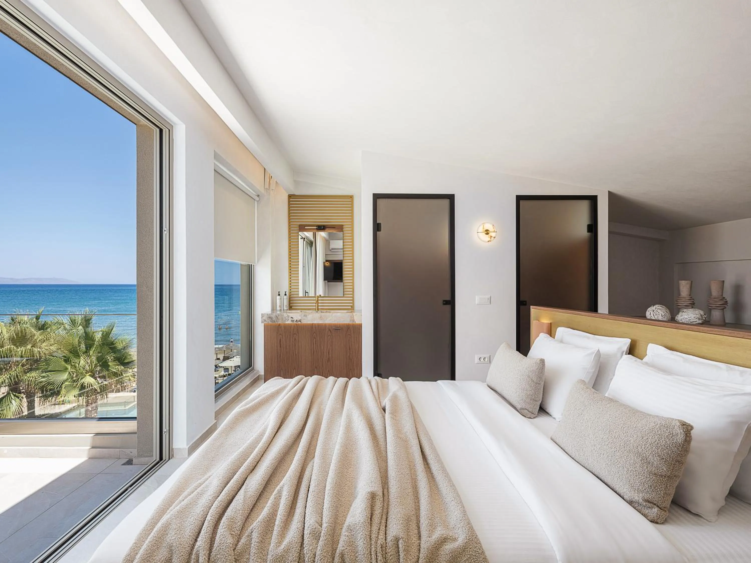 Bedroom, Bed in Vergina Beach Hotel