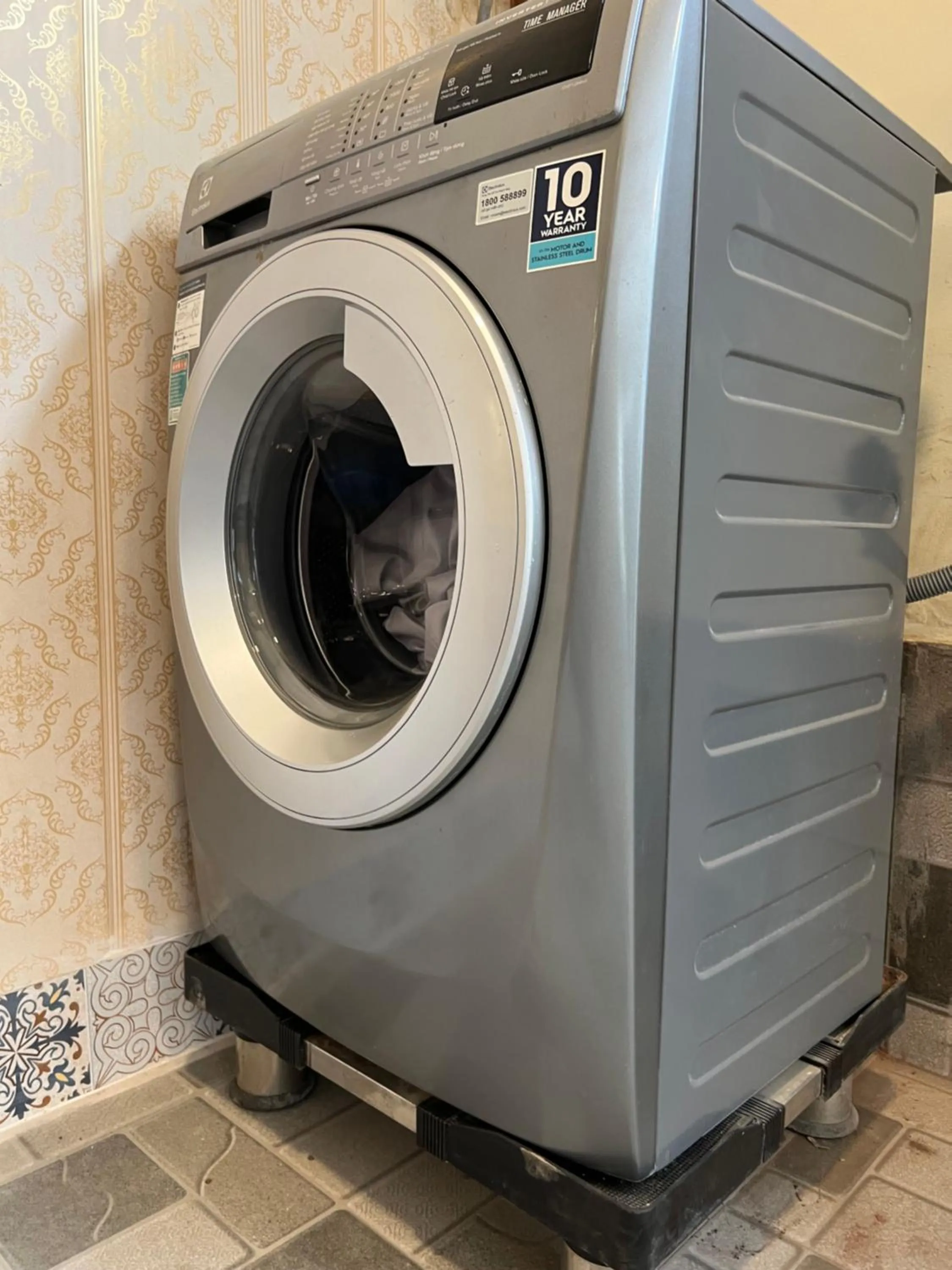 washing machine in Golden Jungle House