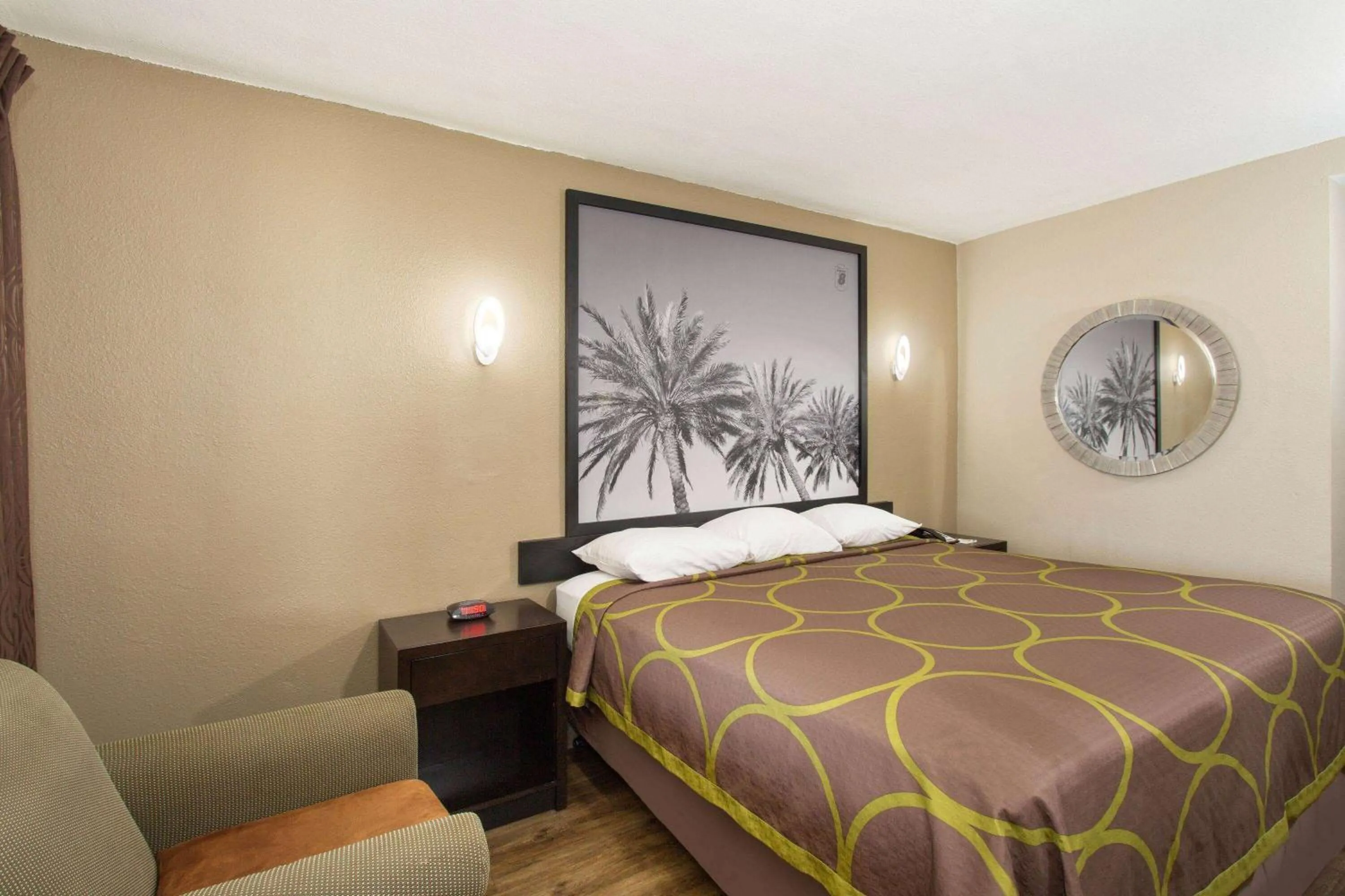 Photo of the whole room, Bed in Super 8 by Wyndham Pensacola NAS Area