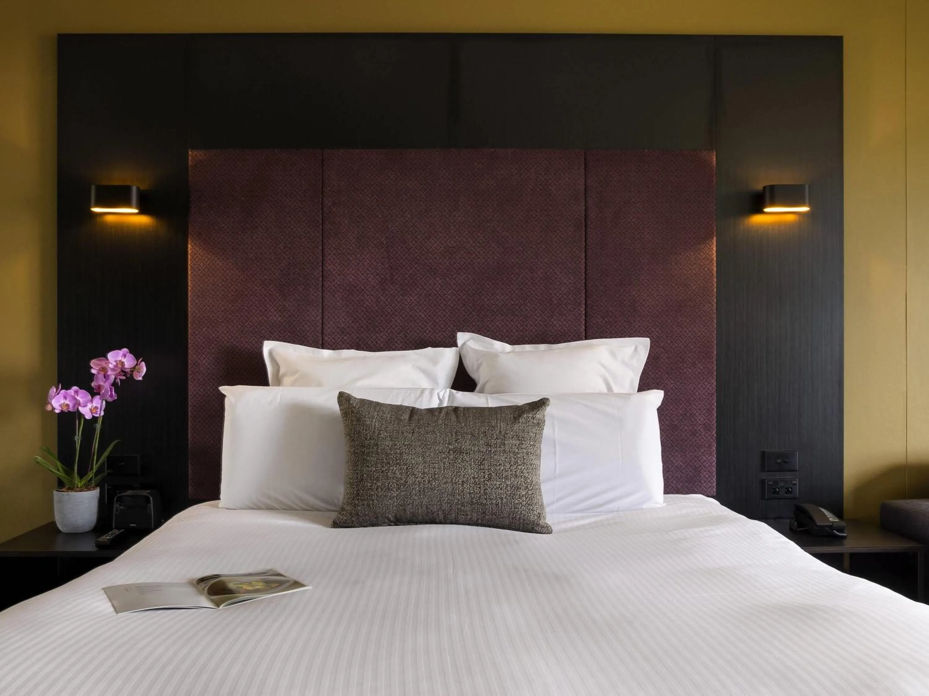 Bedroom, Bed in Pullman Sydney Hyde Park