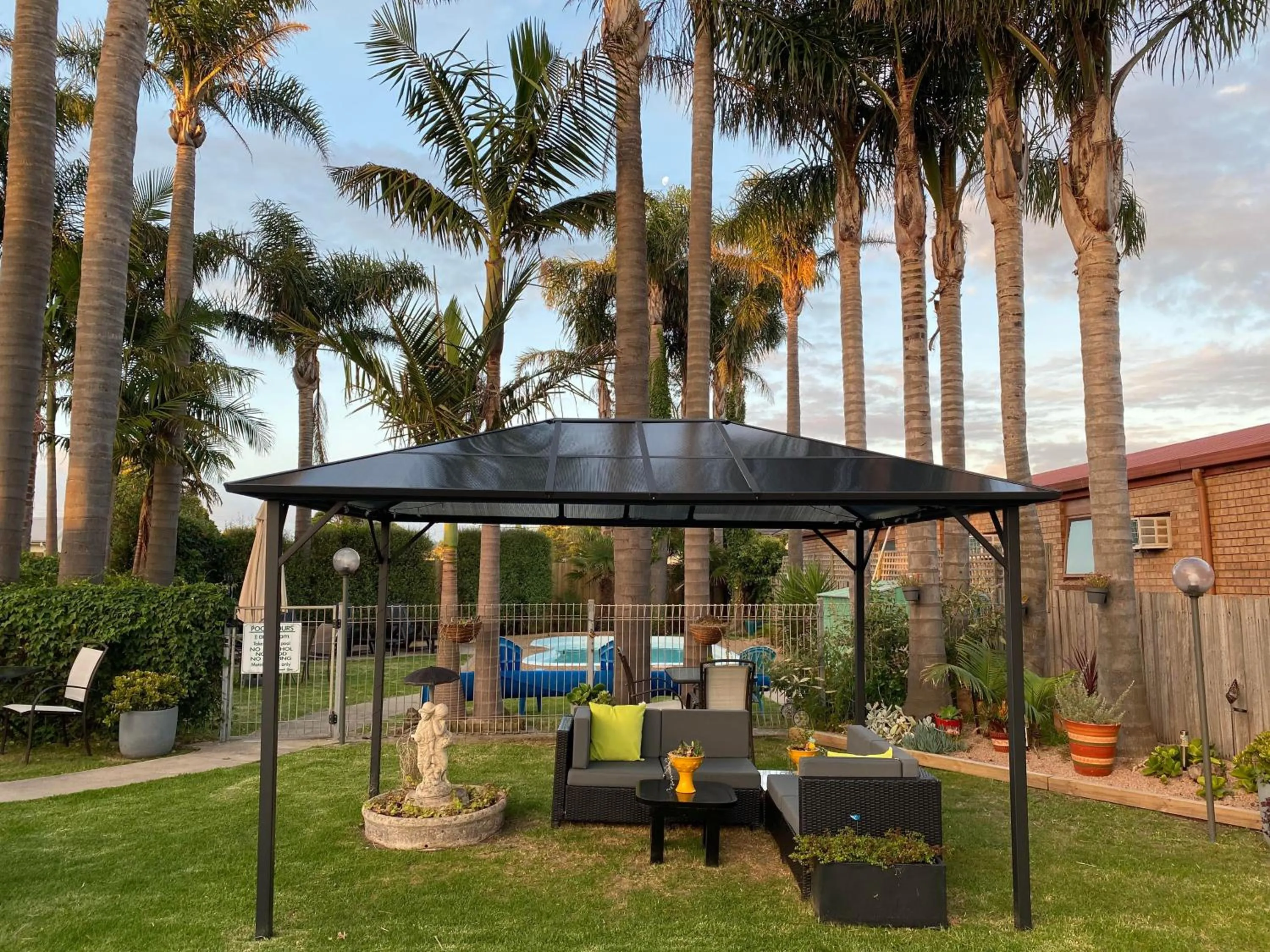 Garden in Sandbar Motel