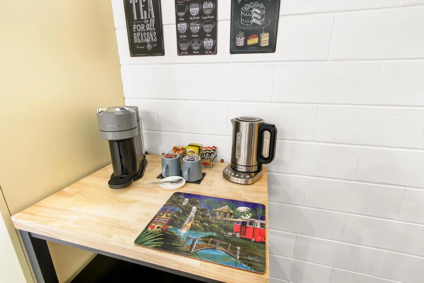 Coffee/tea facilities in Sandbar Motel