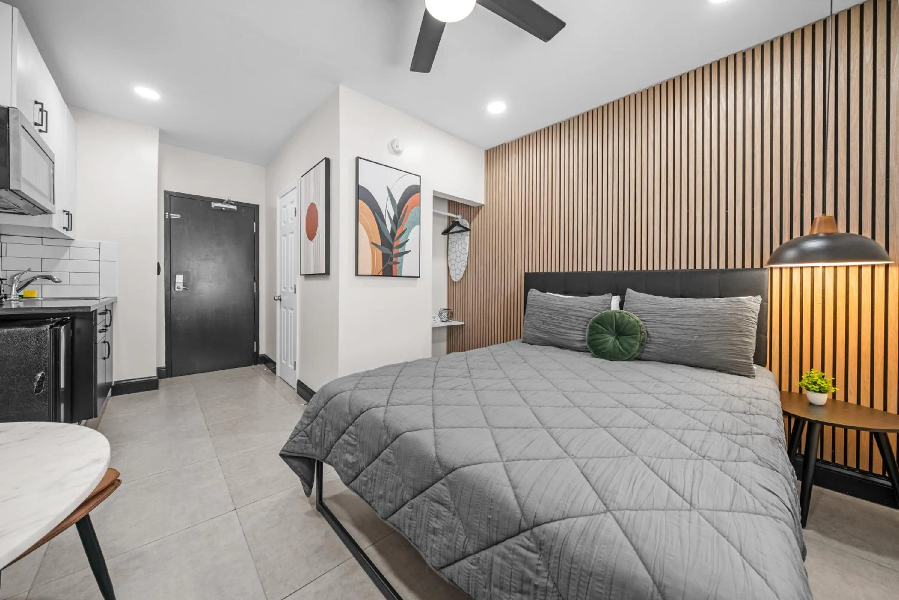 Bed in Baybreeze Apartments by Lowkl