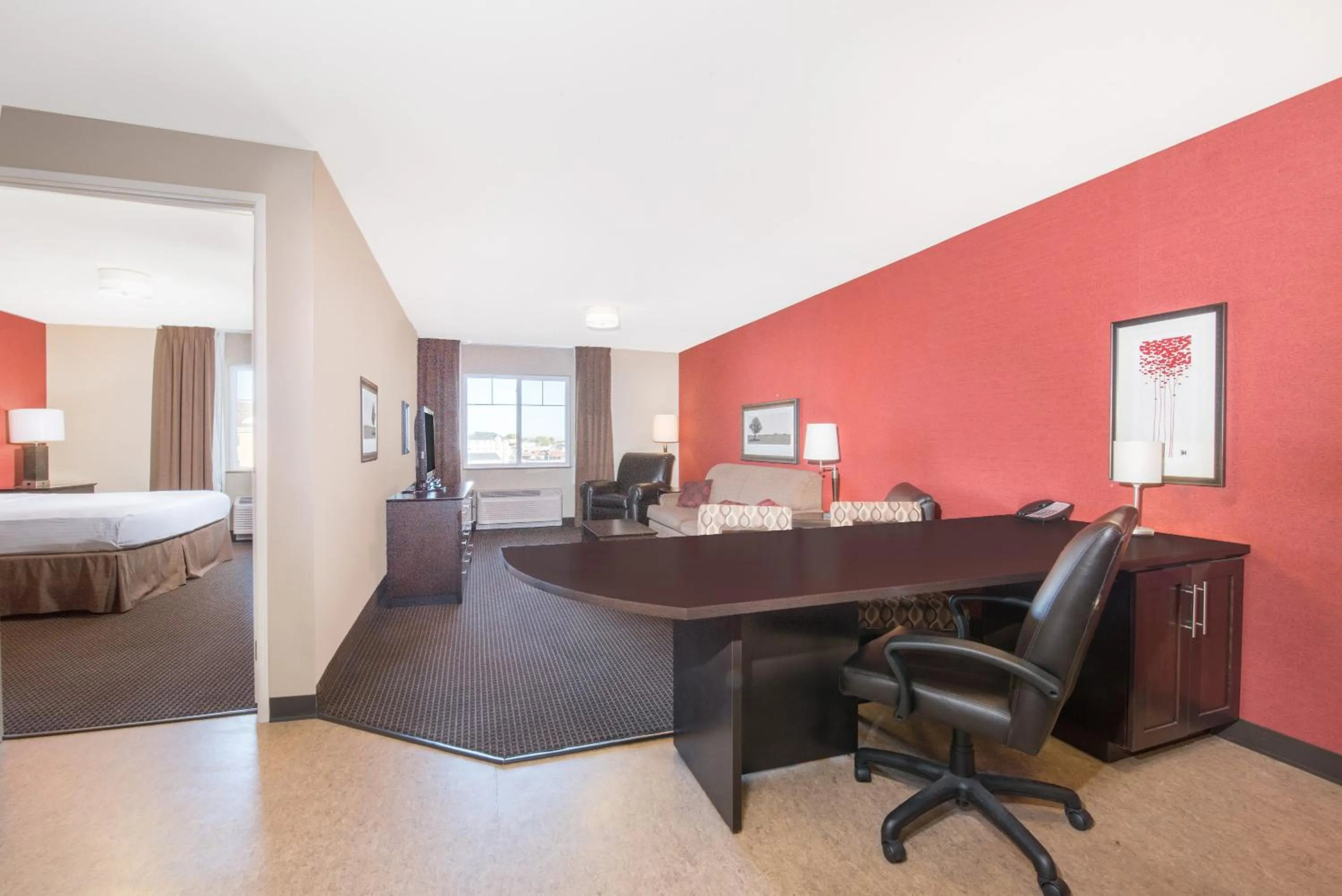 Bed in Hawthorn Suites by Wyndham Williston