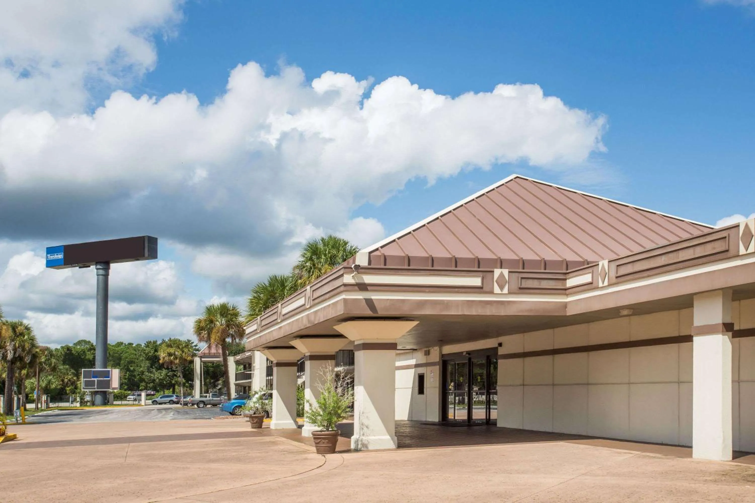 Property building in Travelodge by Wyndham Deltona