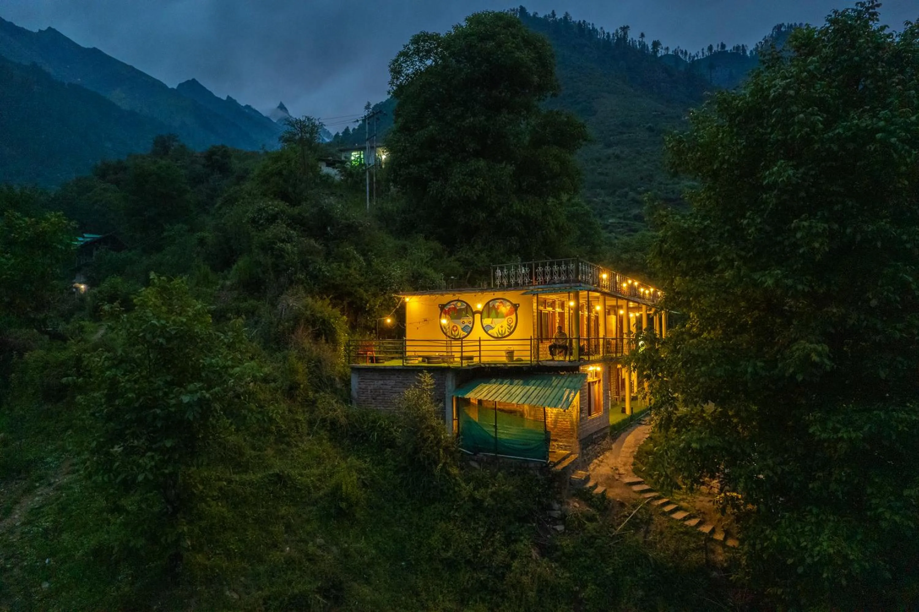 Whoopers Hostel Tosh