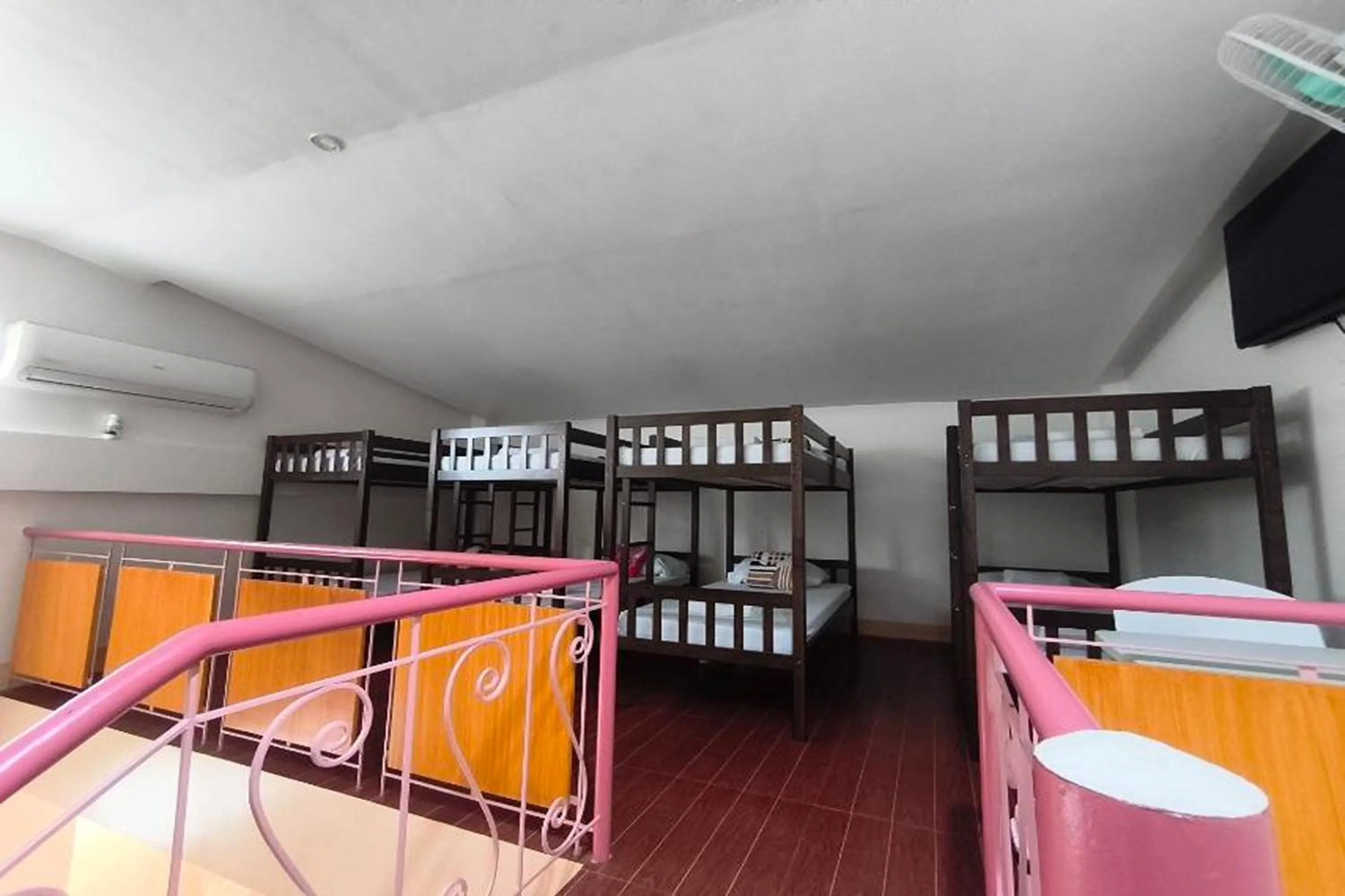 Photo of the whole room, Bed in Havendwell Garden Resort