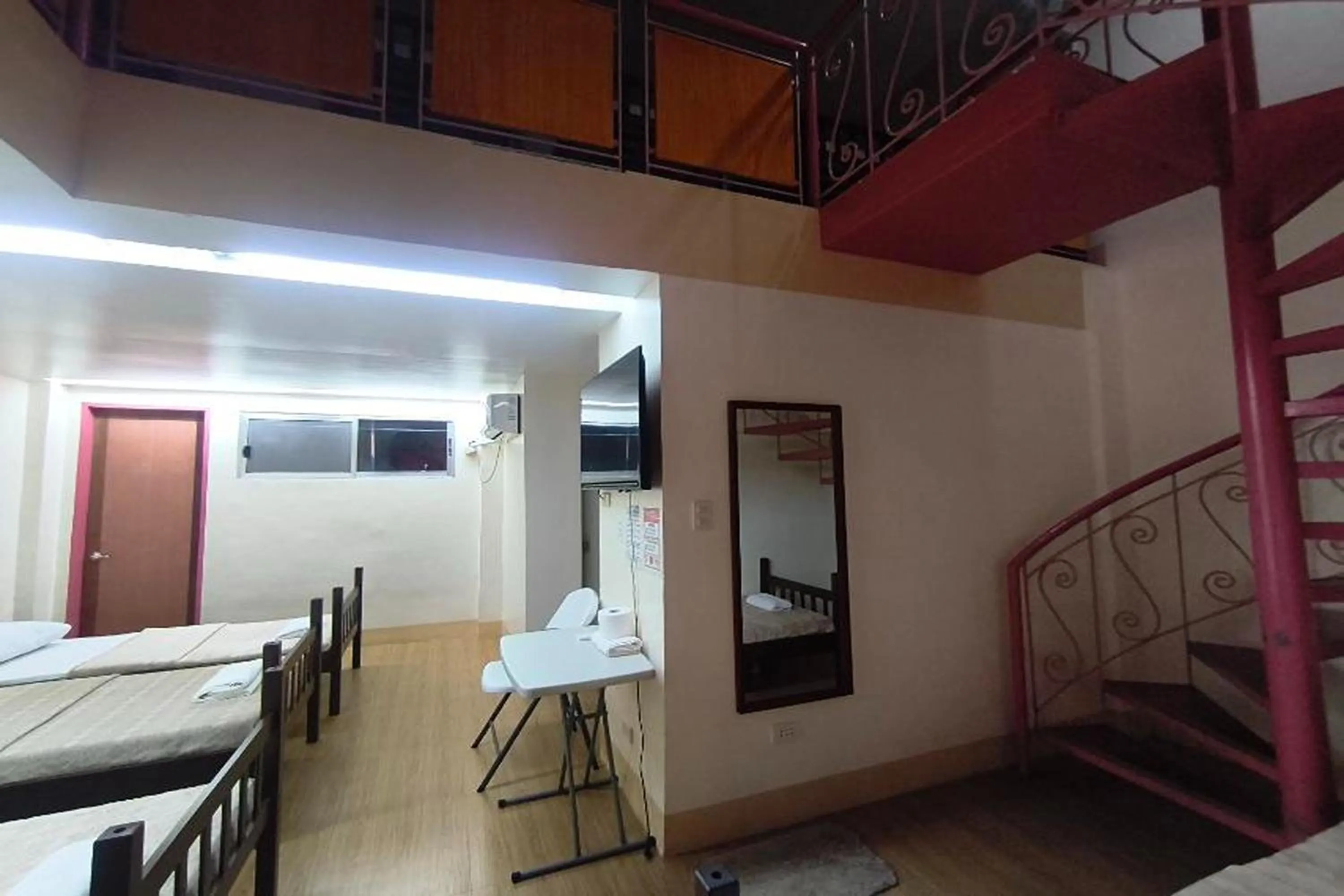 Photo of the whole room in Havendwell Garden Resort