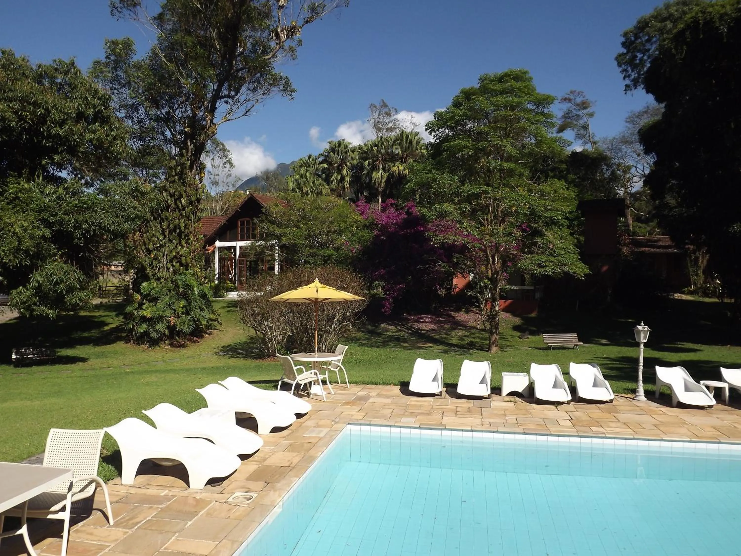Swimming pool in Hotel Vivenda Penedo