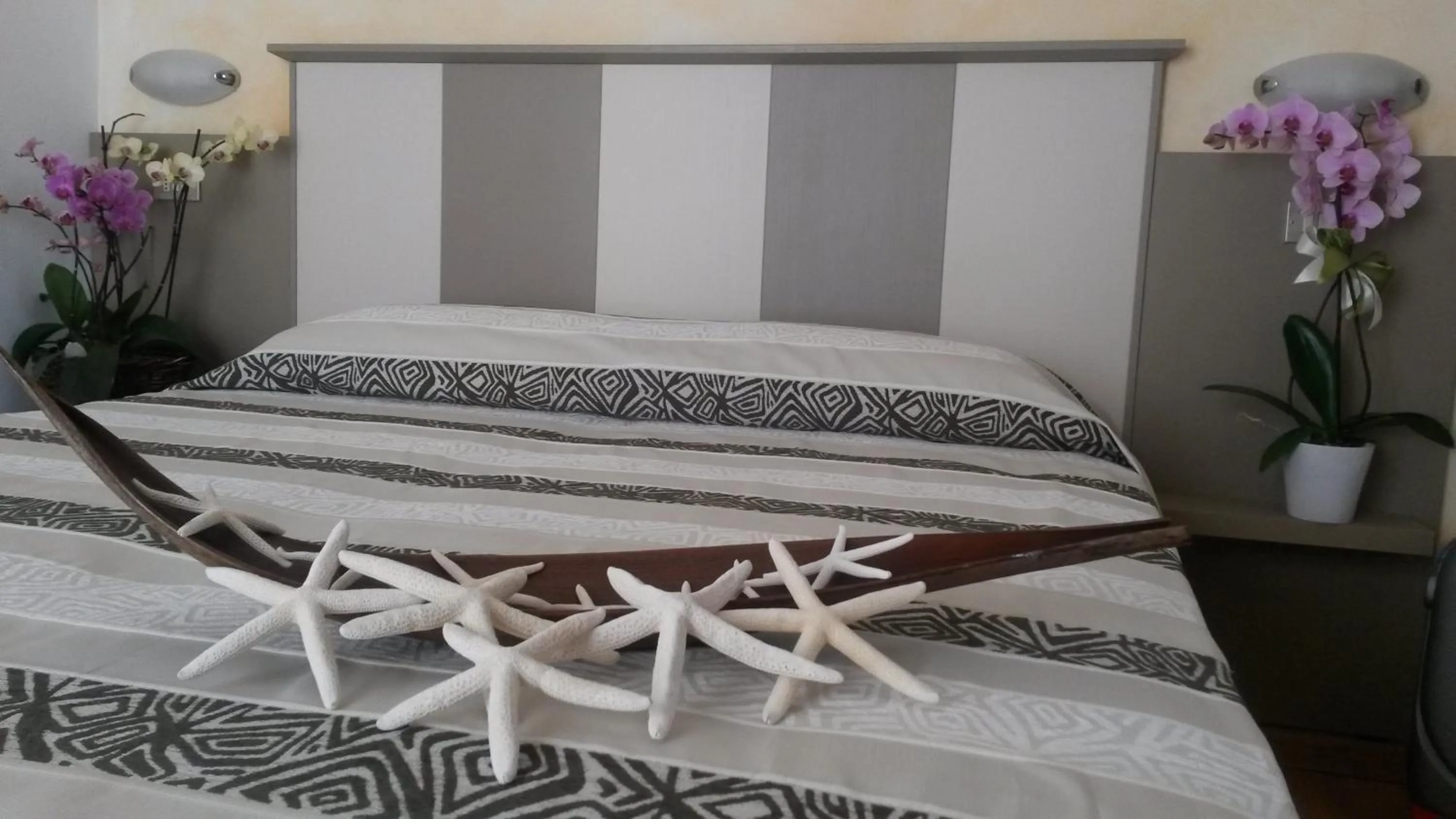 Bedroom, Bed in Hotel Camelia