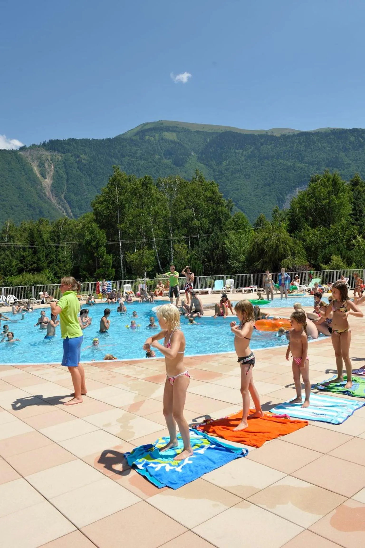Swimming pool in Camping RCN Belledonne