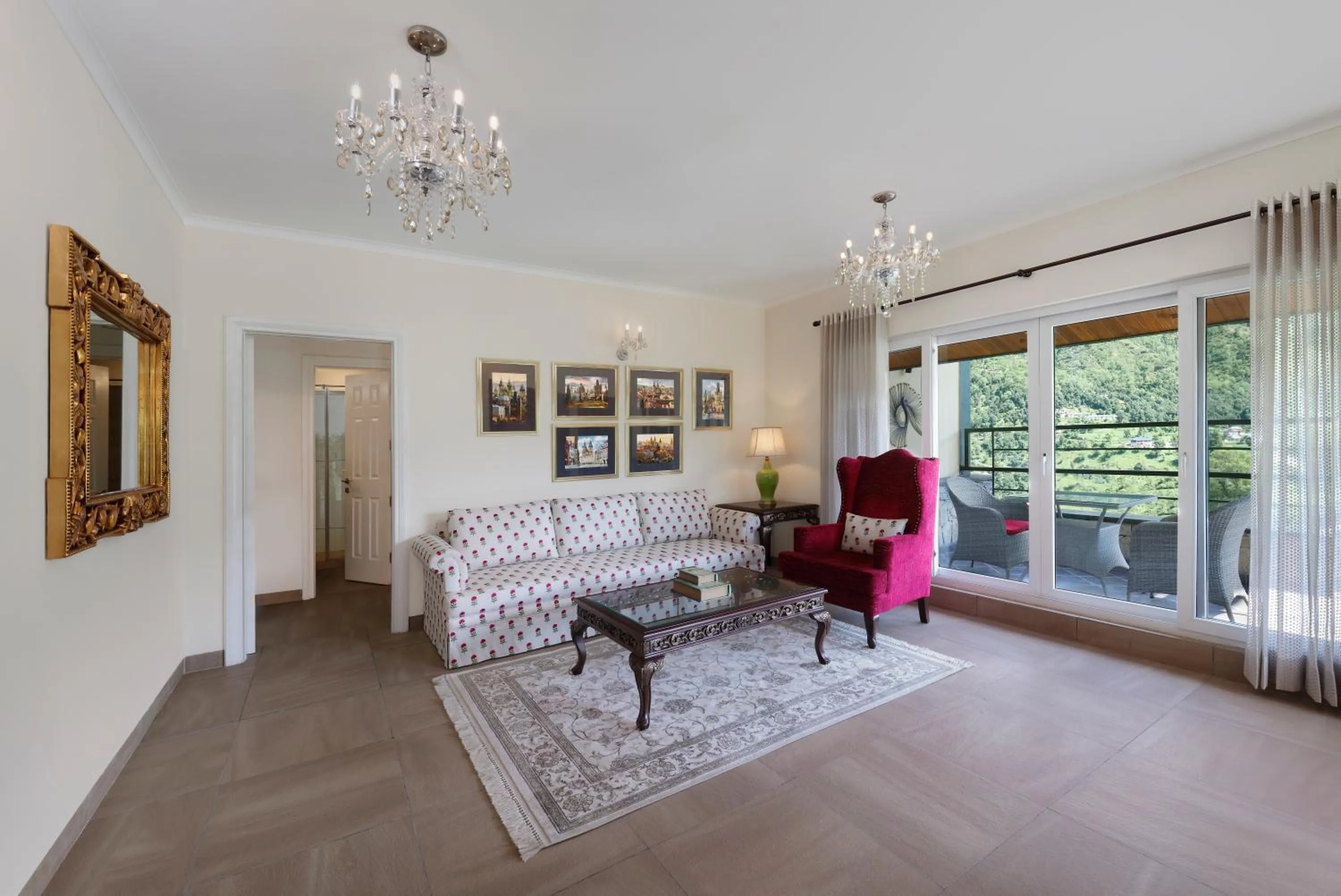 Living room in Araiya Palampur