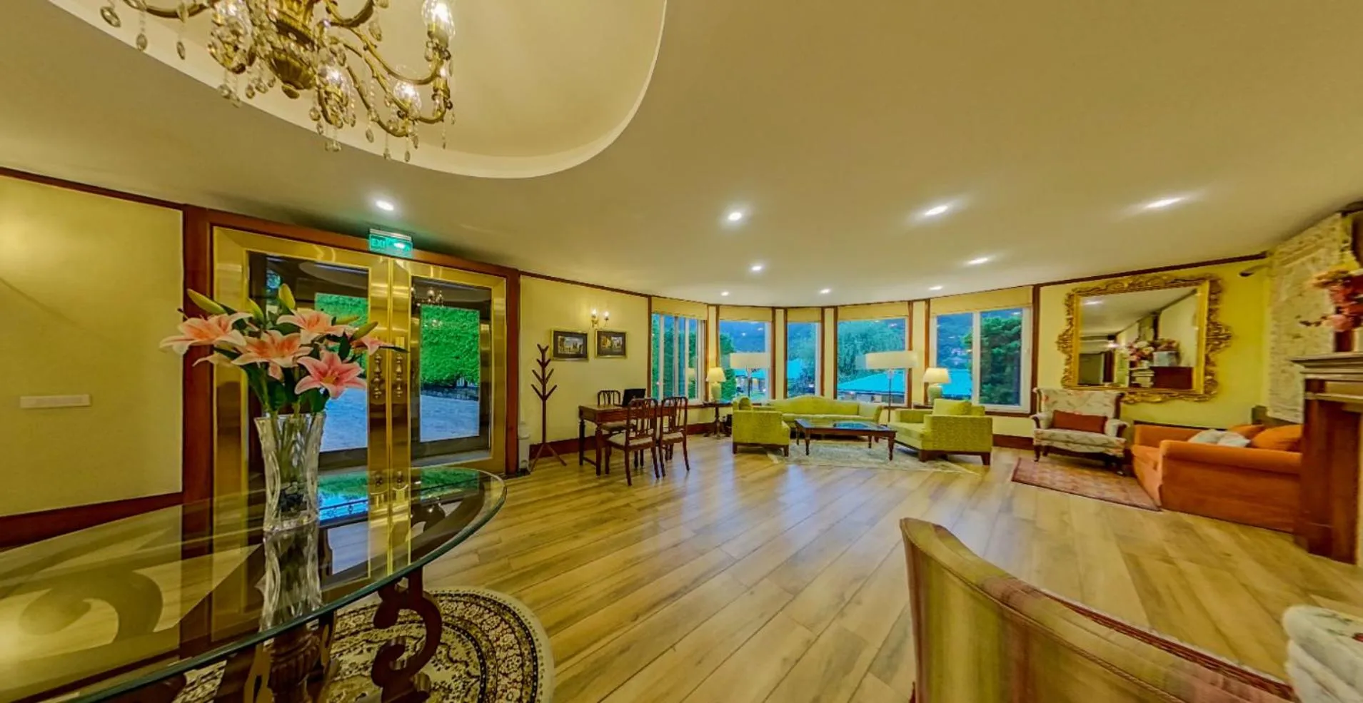 Living room in Araiya Palampur