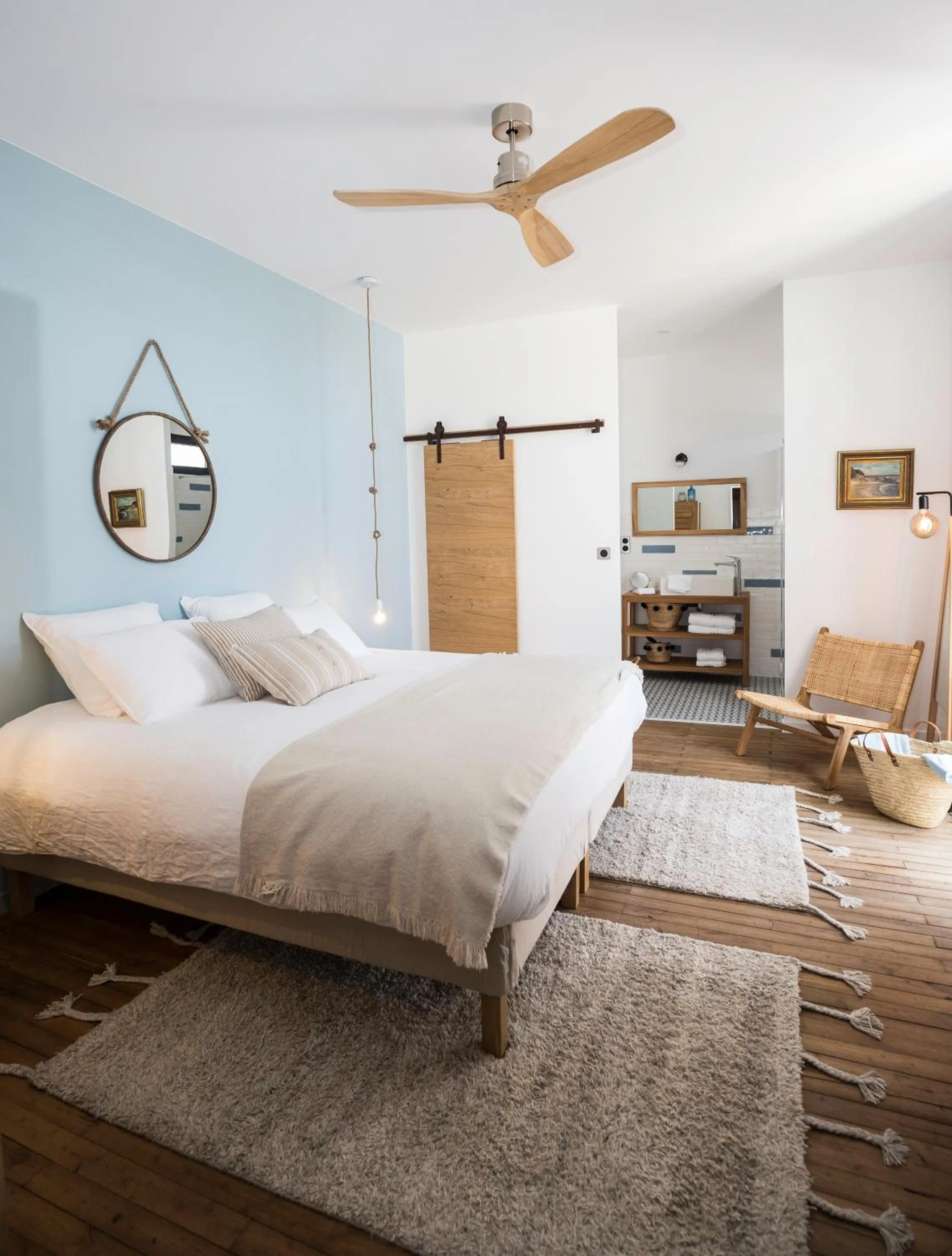 Bathroom, Bed in L’Ostréale