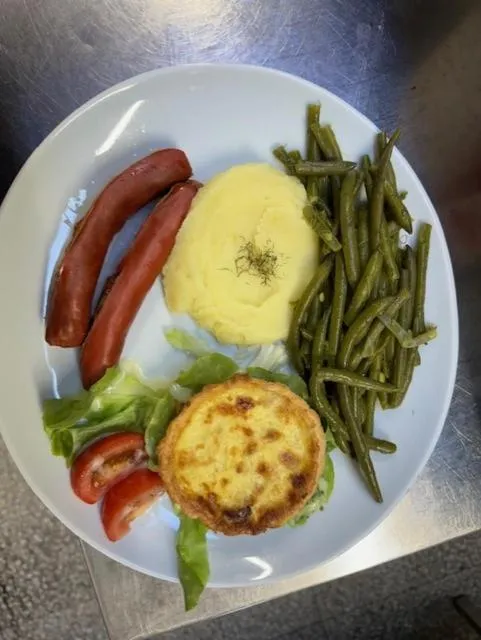 Restaurant/places to eat in LOGIS Hôtel Restaurant La Chaumière