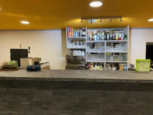 Restaurant/places to eat in LOGIS Hôtel Restaurant La Chaumière